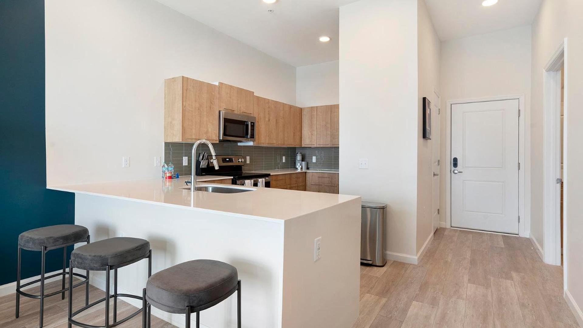 Landing Incredible 1BD Gym Clubhouse