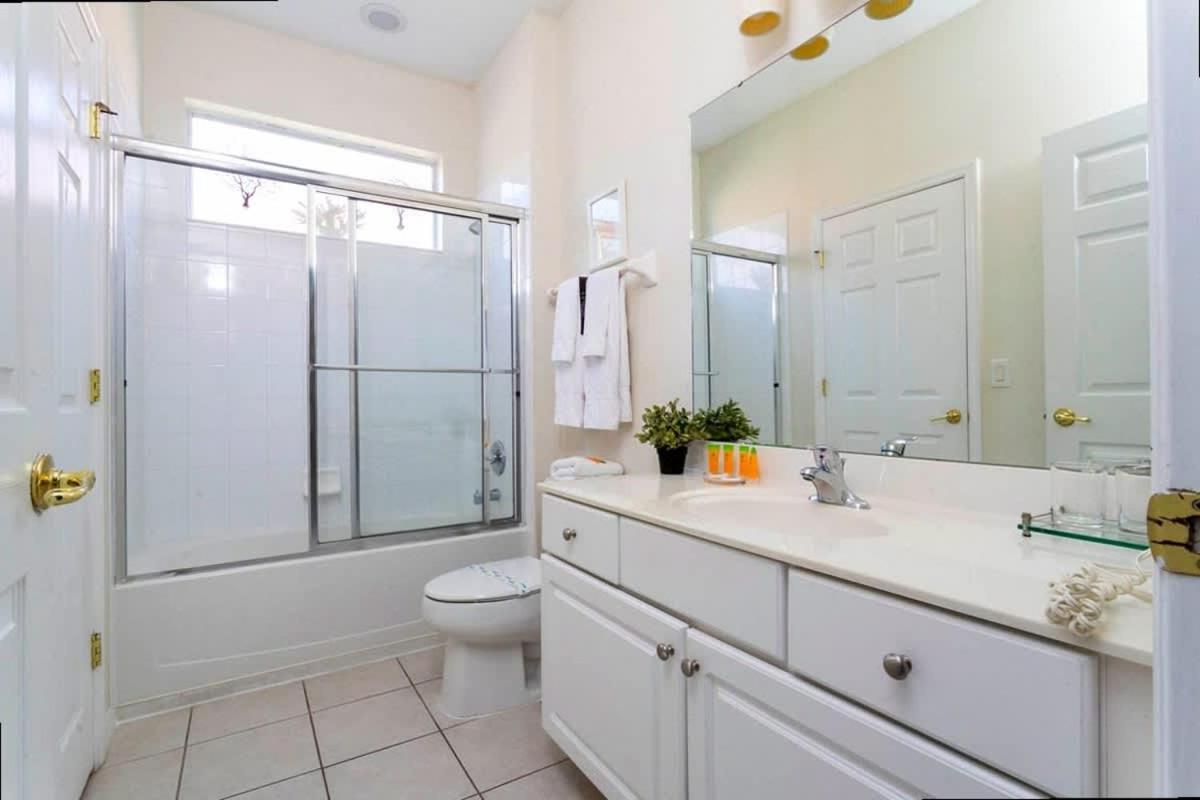 Lakeview 4Bd Family Villa w Pool Bella Vida Resort
