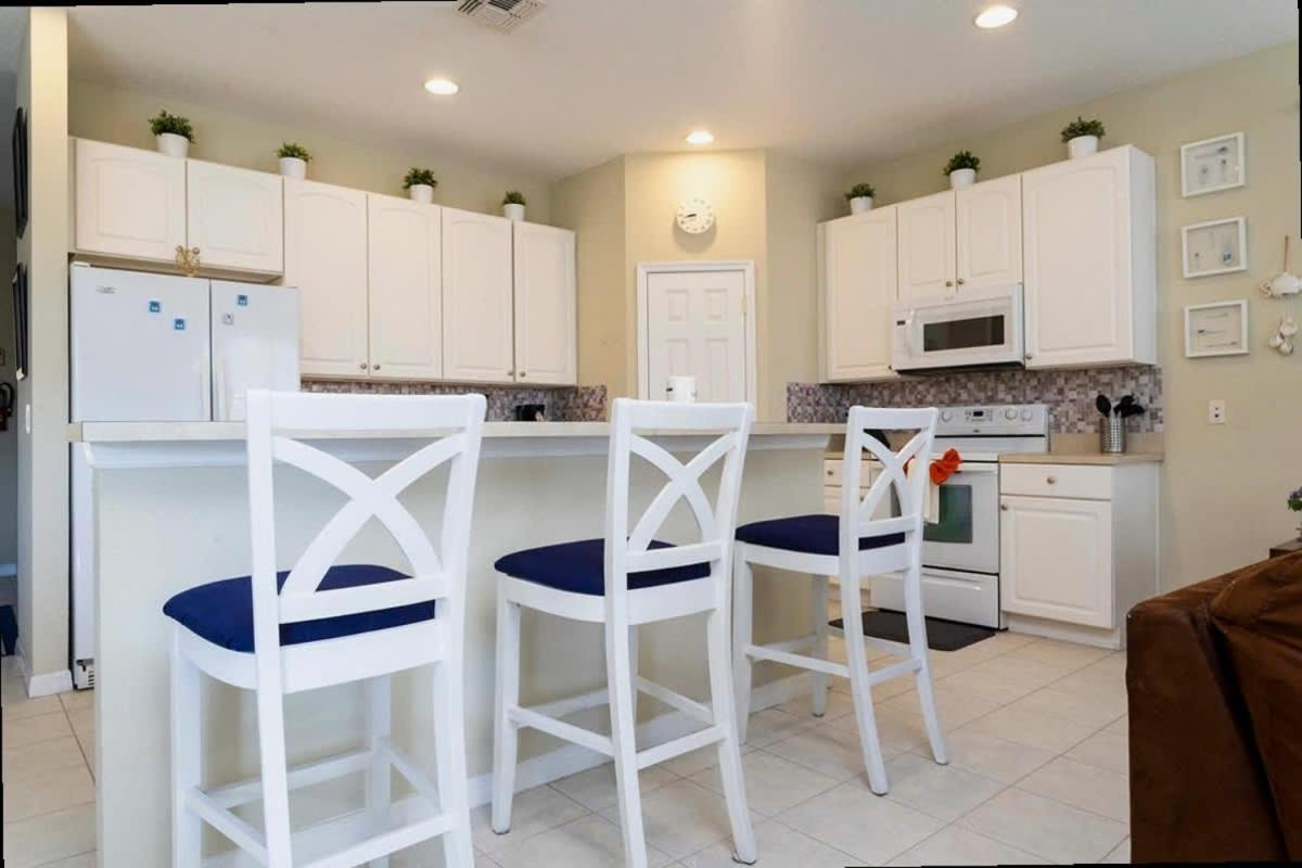 Lakeview 4Bd Family Villa w Pool Bella Vida Resort