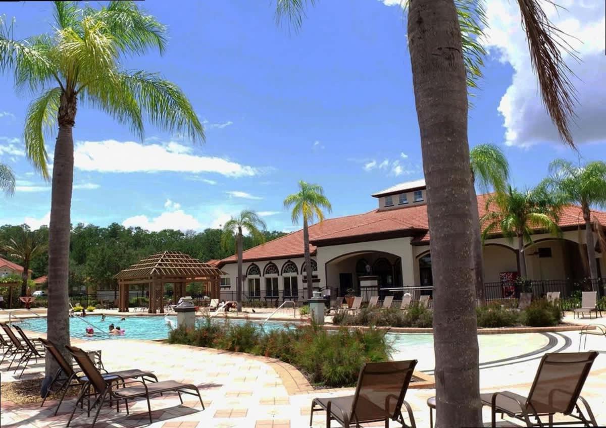 Lakeview 4Bd Family Villa w Pool Bella Vida Resort