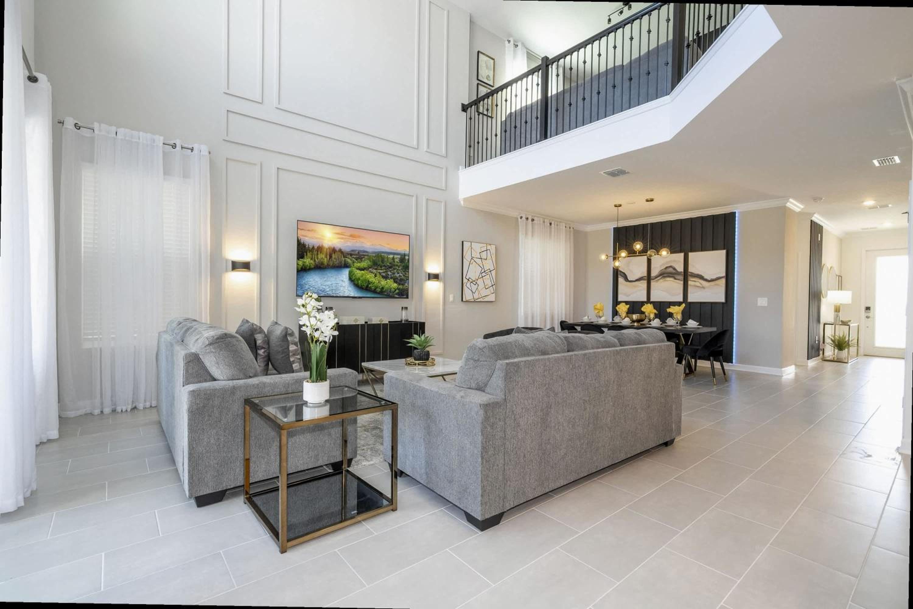 Themed 5Bd Family Villa w Pool & Spa Near Disney