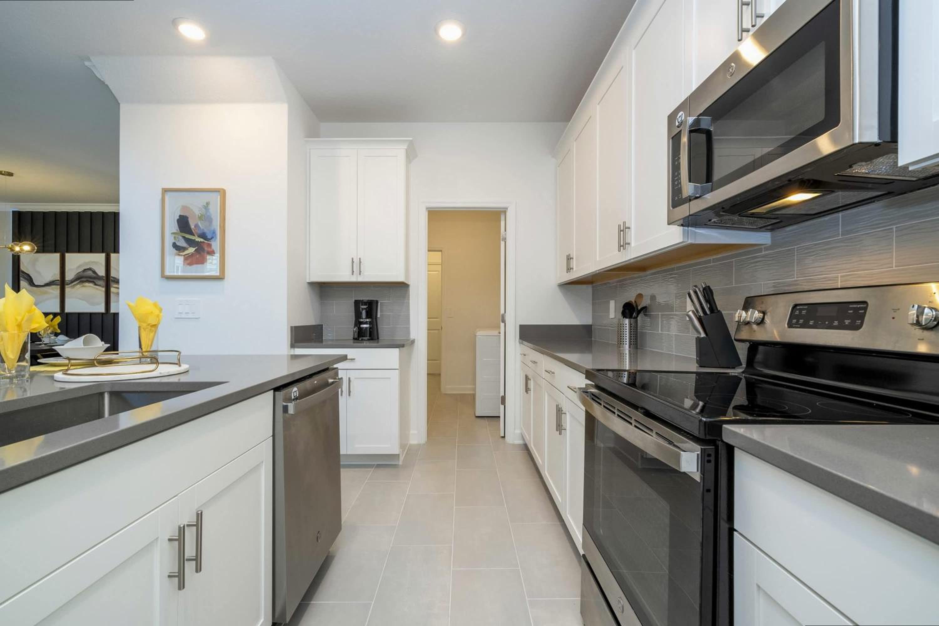 Themed 5Bd Family Villa w Pool & Spa Near Disney