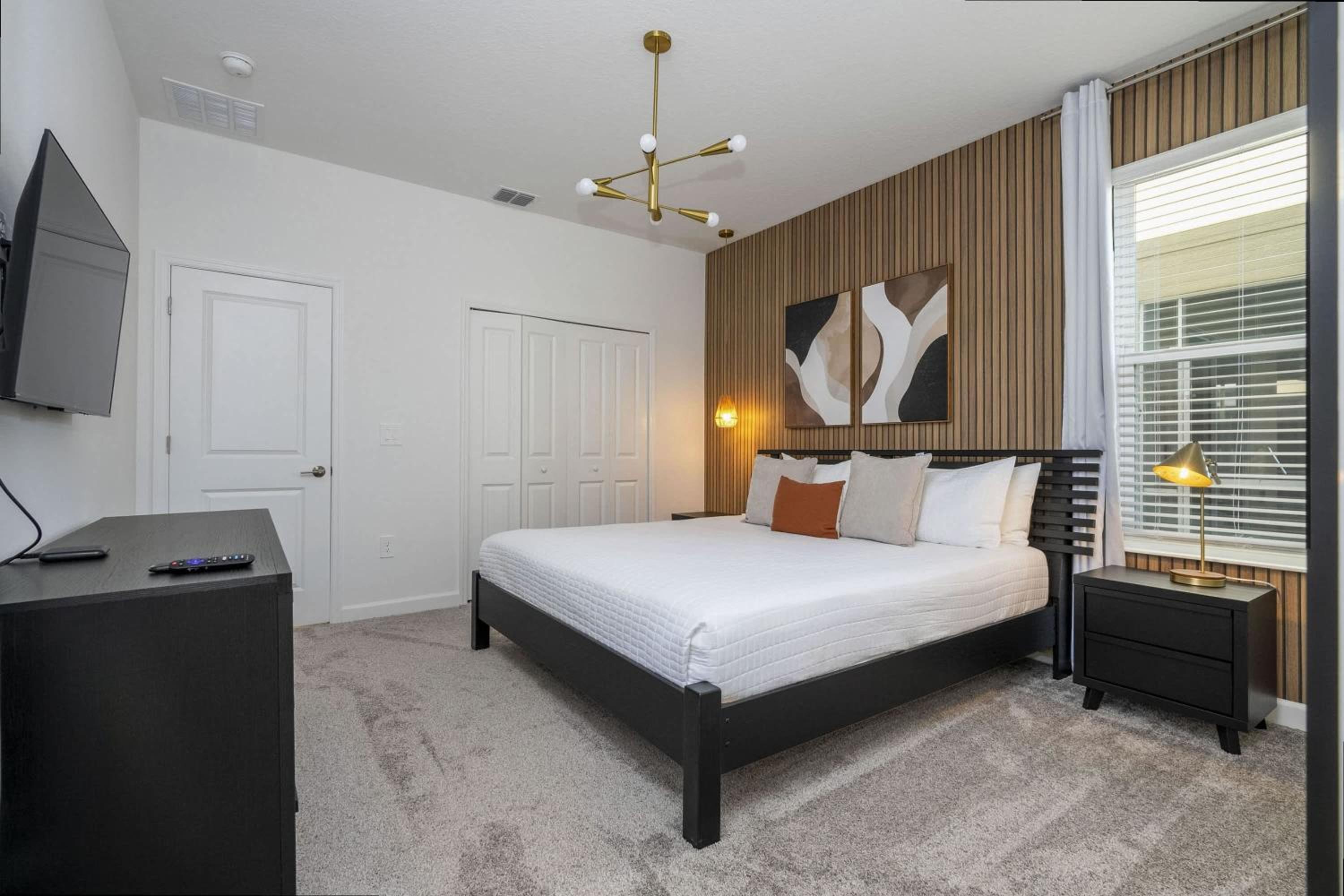 Themed 5Bd Family Villa w Pool & Spa Near Disney