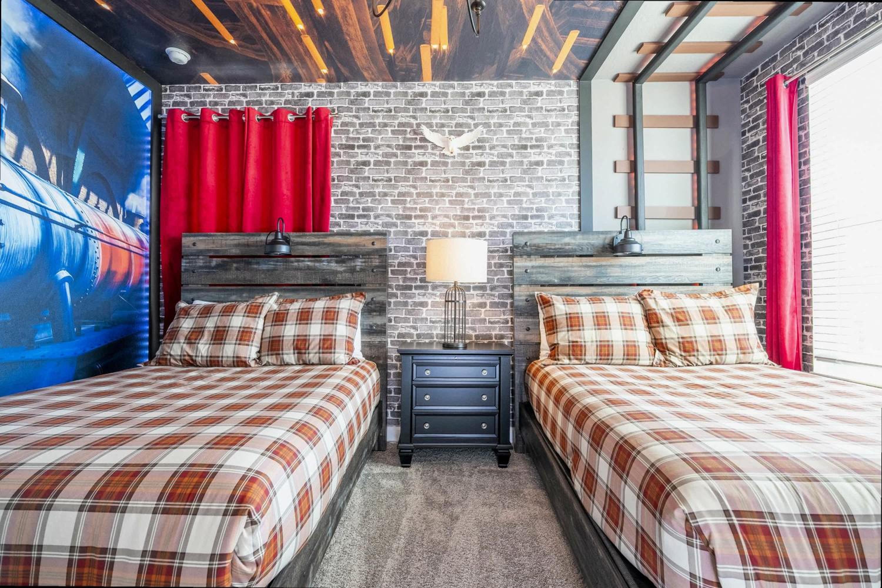 Themed 5Bd Family Villa w Pool & Spa Near Disney