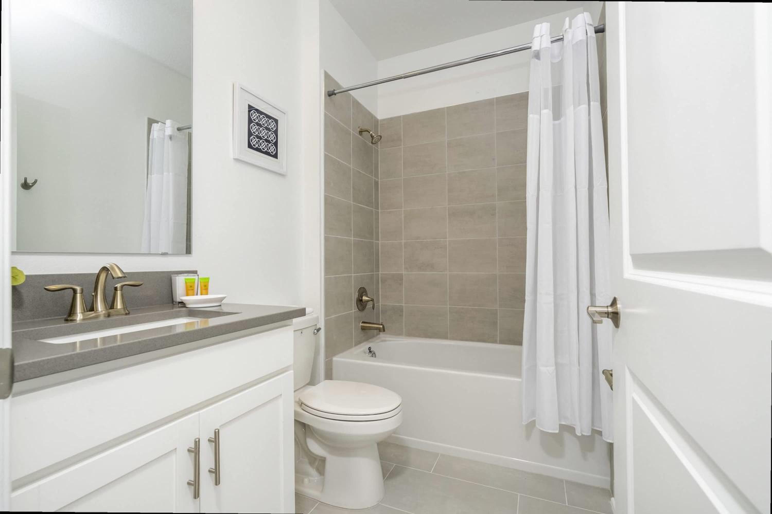 Themed 5Bd Family Villa w Pool & Spa Near Disney
