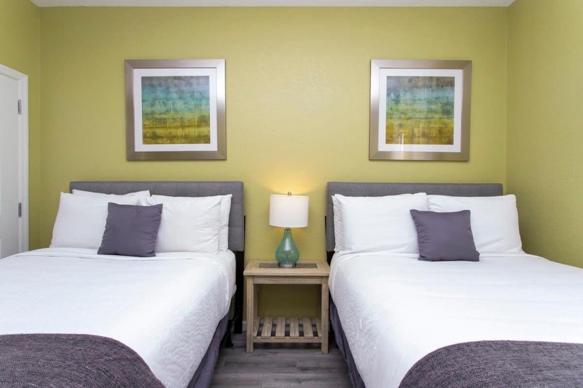 Magnificent 2 Bedroom Apt Vista Cay Resort 107