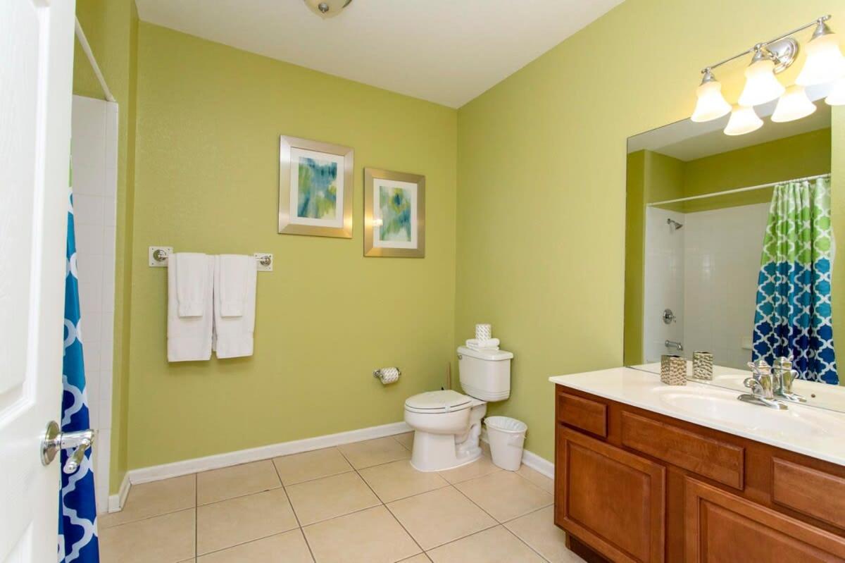 Magnificent 2 Bedroom Apt Vista Cay Resort 107