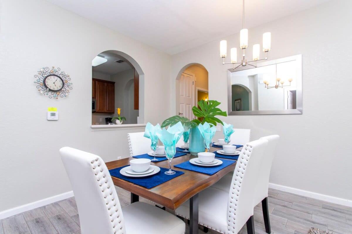 Magnificent 2 Bedroom Apt Vista Cay Resort 107