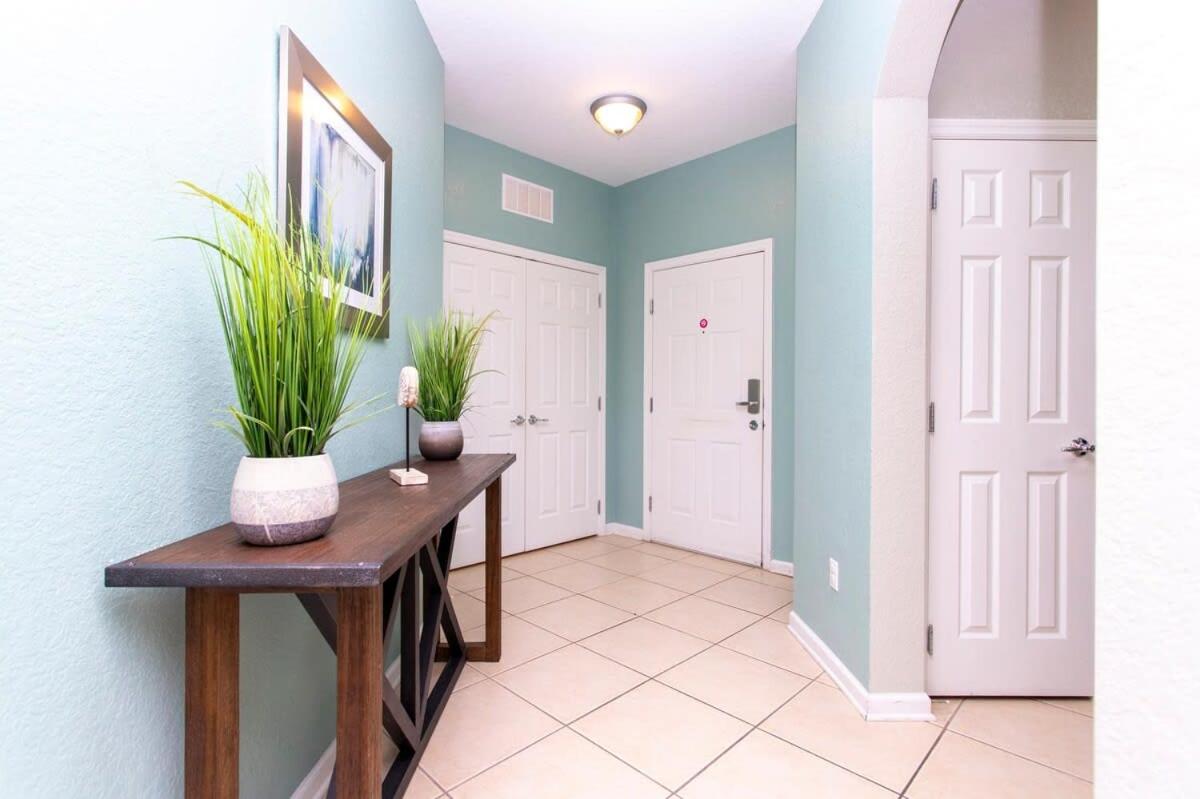 Magnificent 2 Bedroom Apt Vista Cay Resort 107