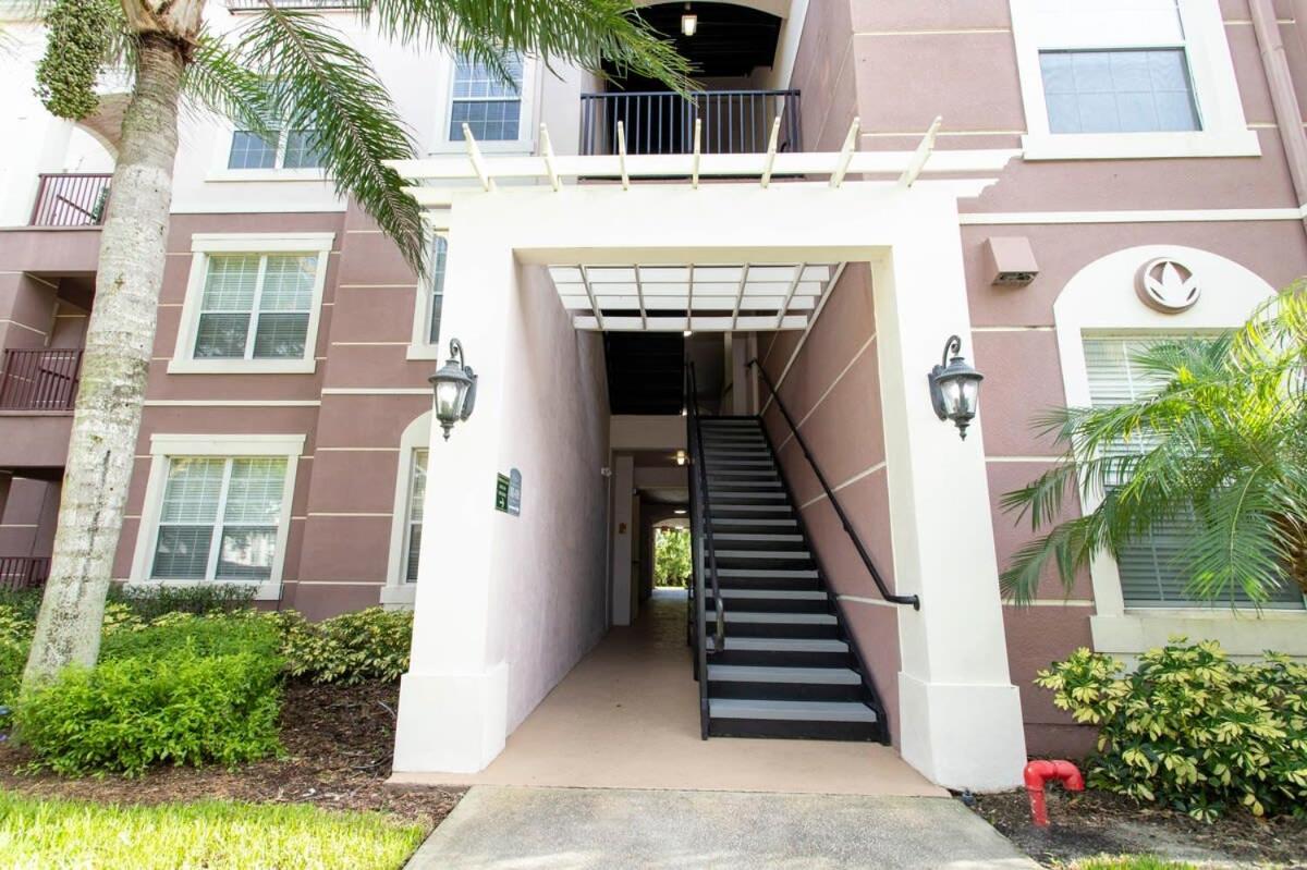 Magnificent 2 Bedroom Apt Vista Cay Resort 107