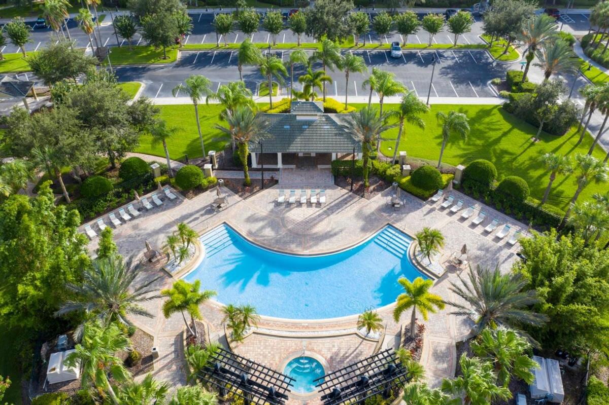 Magnificent 2 Bedroom Apt Vista Cay Resort 107