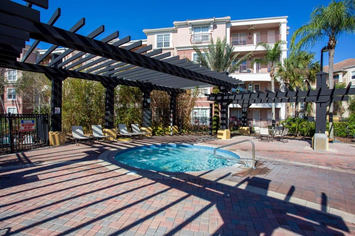 Magnificent 2 Bedroom Apt Vista Cay Resort 107