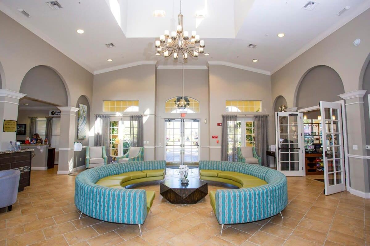 Magnificent 2 Bedroom Apt Vista Cay Resort 107