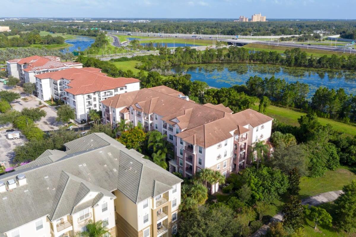 Magnificent 2 Bedroom Apt Vista Cay Resort 107