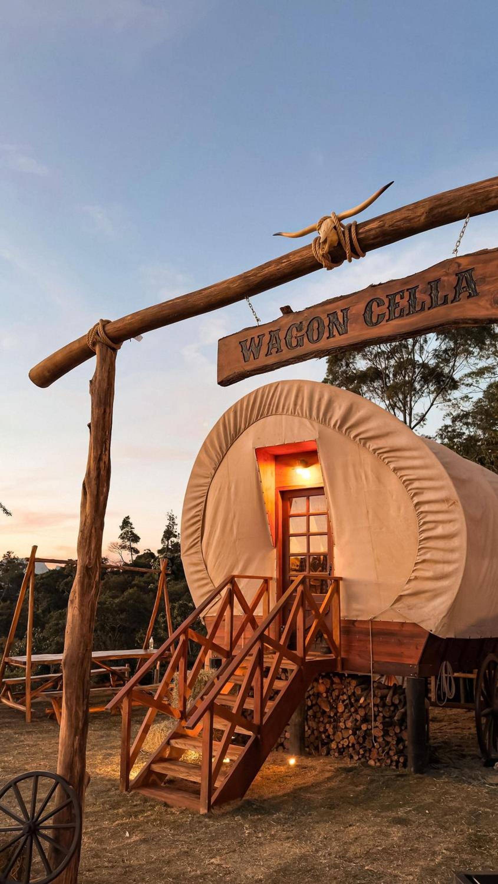 Wagon Cella: faroeste com Spa em Campos