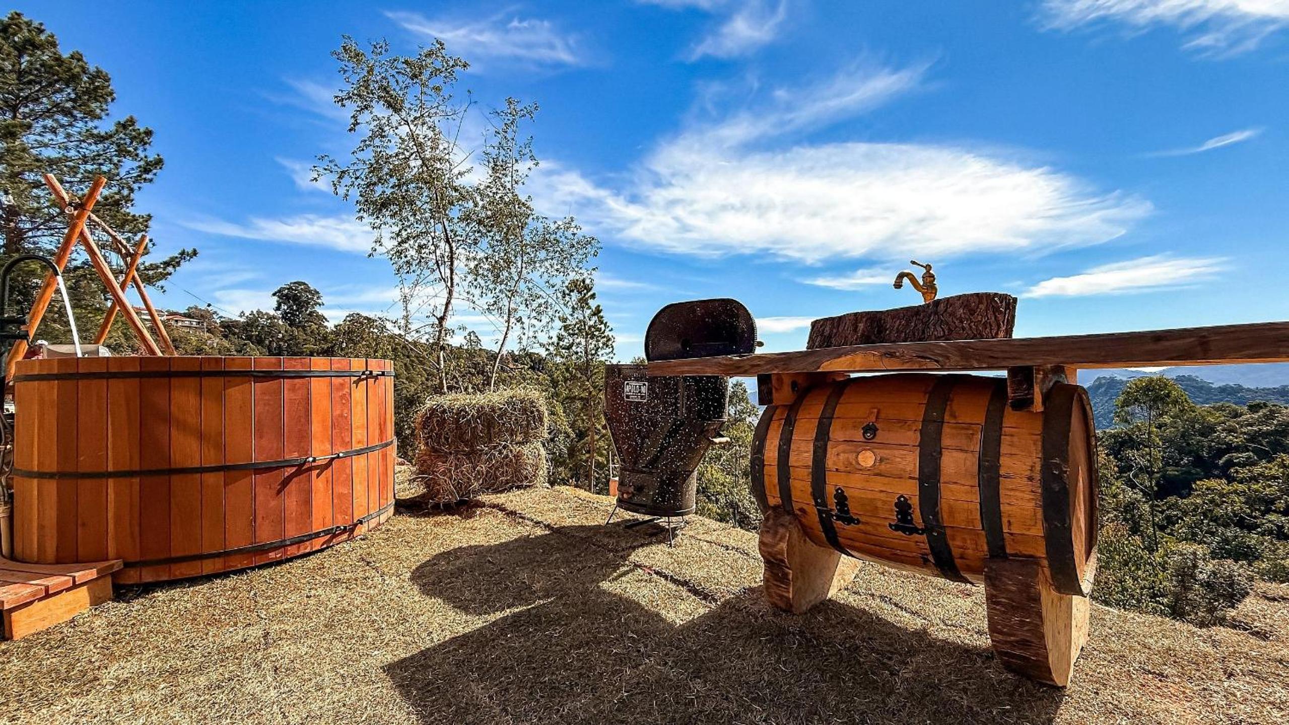 Wagon Cella: faroeste com Spa em Campos