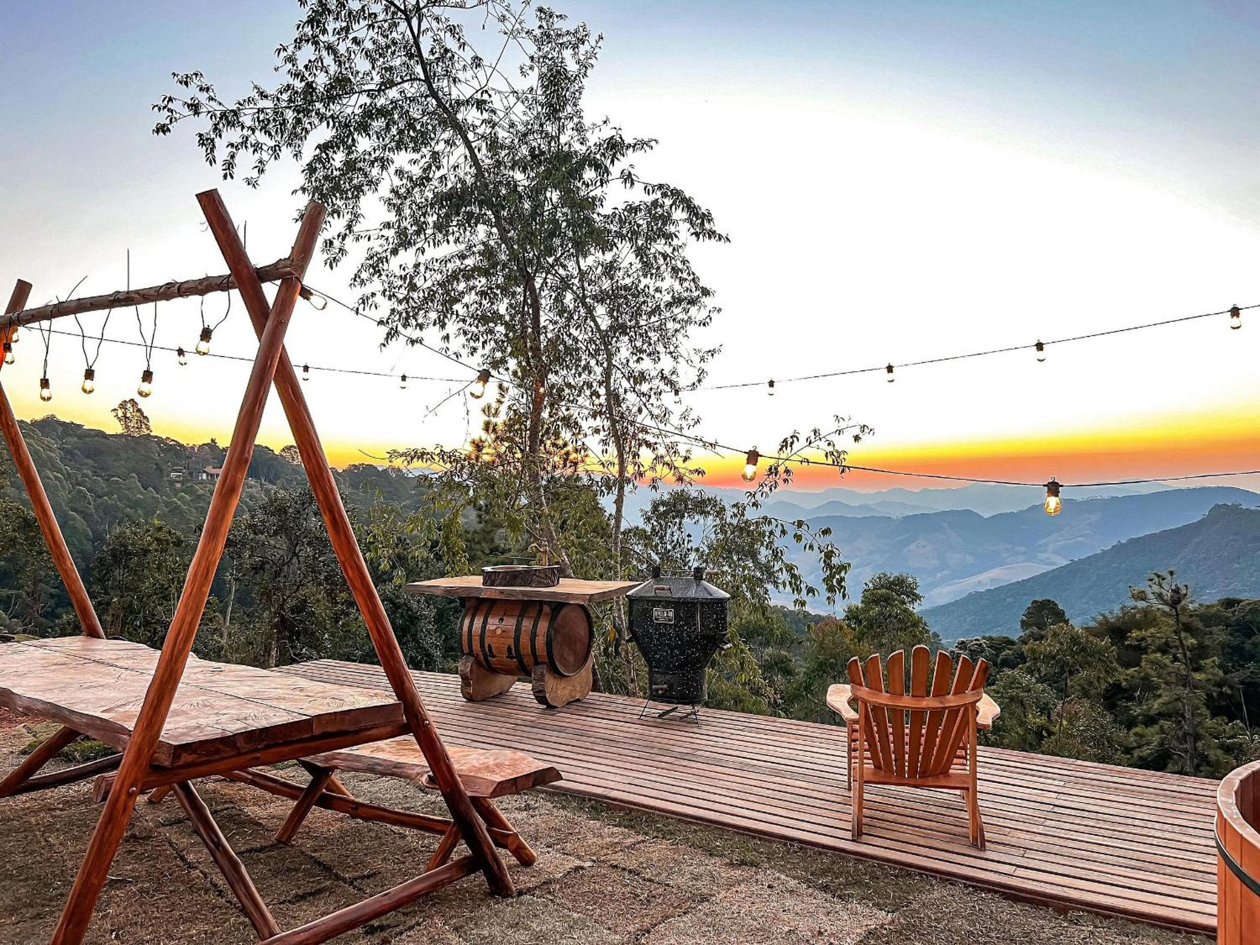 Wagon Cella: faroeste com Spa em Campos