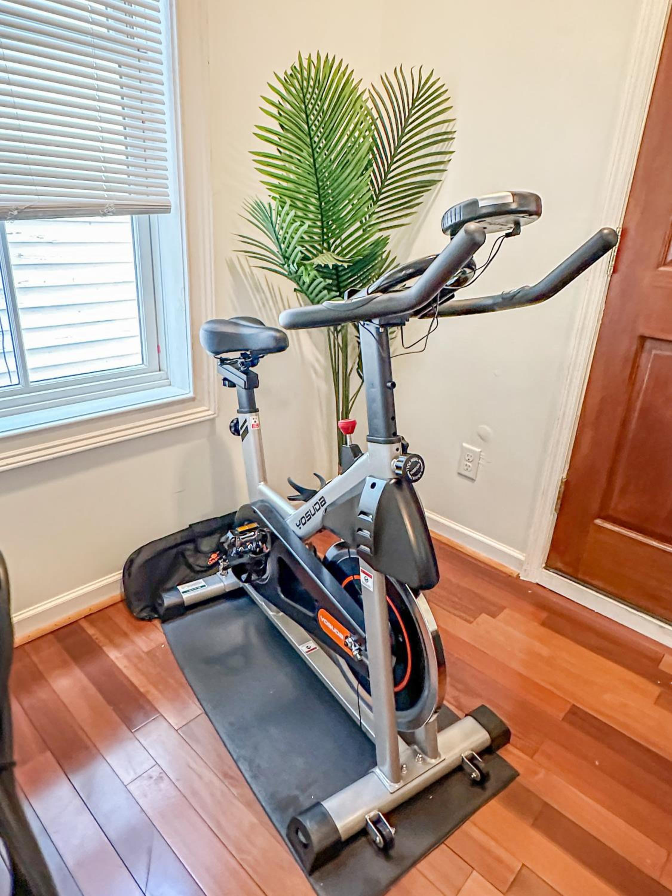 4 King Beds - Sleeps 14 - Projectors - Starland - Massage Chair - Games