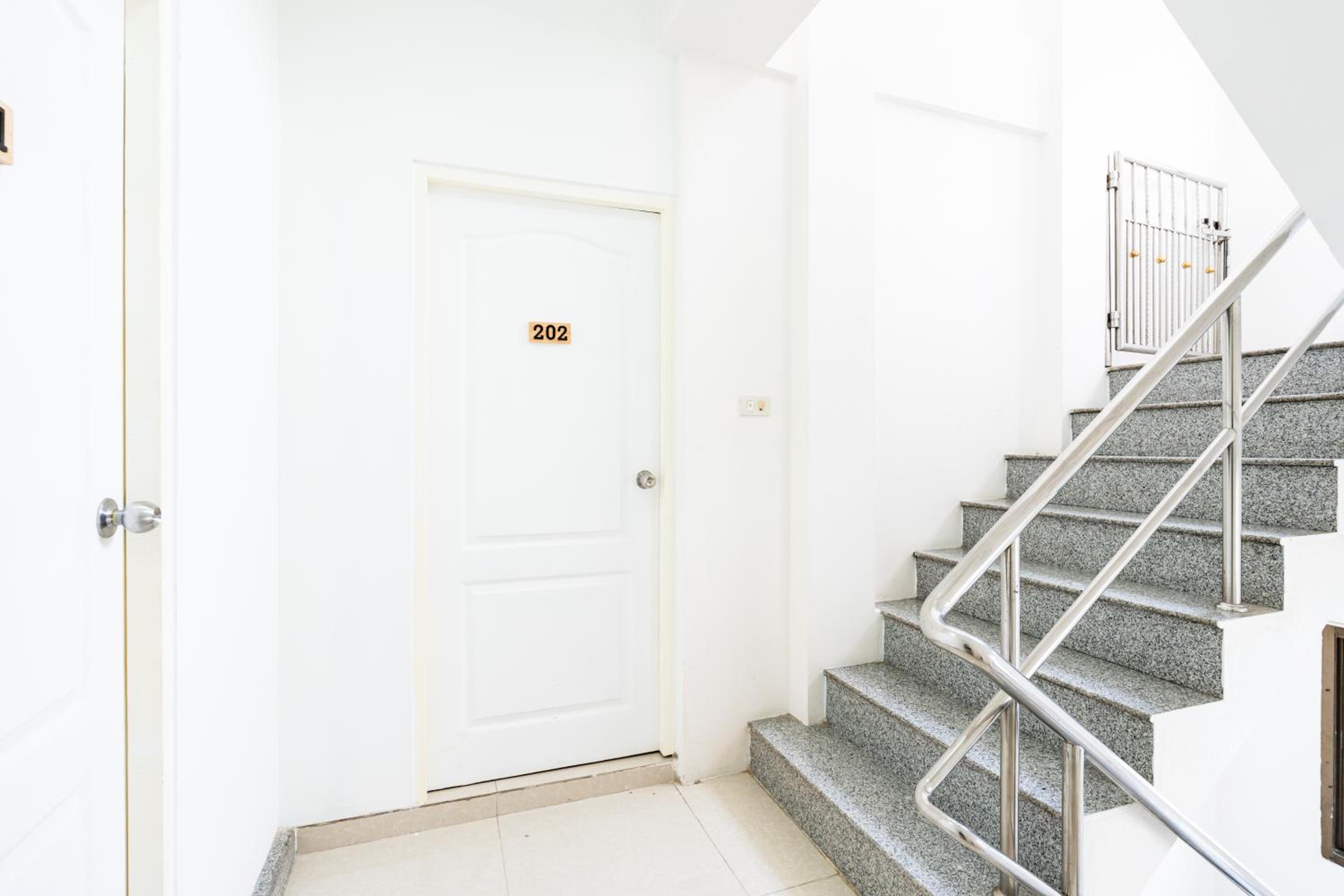 Mitr INN Sukhumvit 2 - BTS Nana มิตร อินน์ สุขุมวิทซอย 2 บีทีเอส นานา