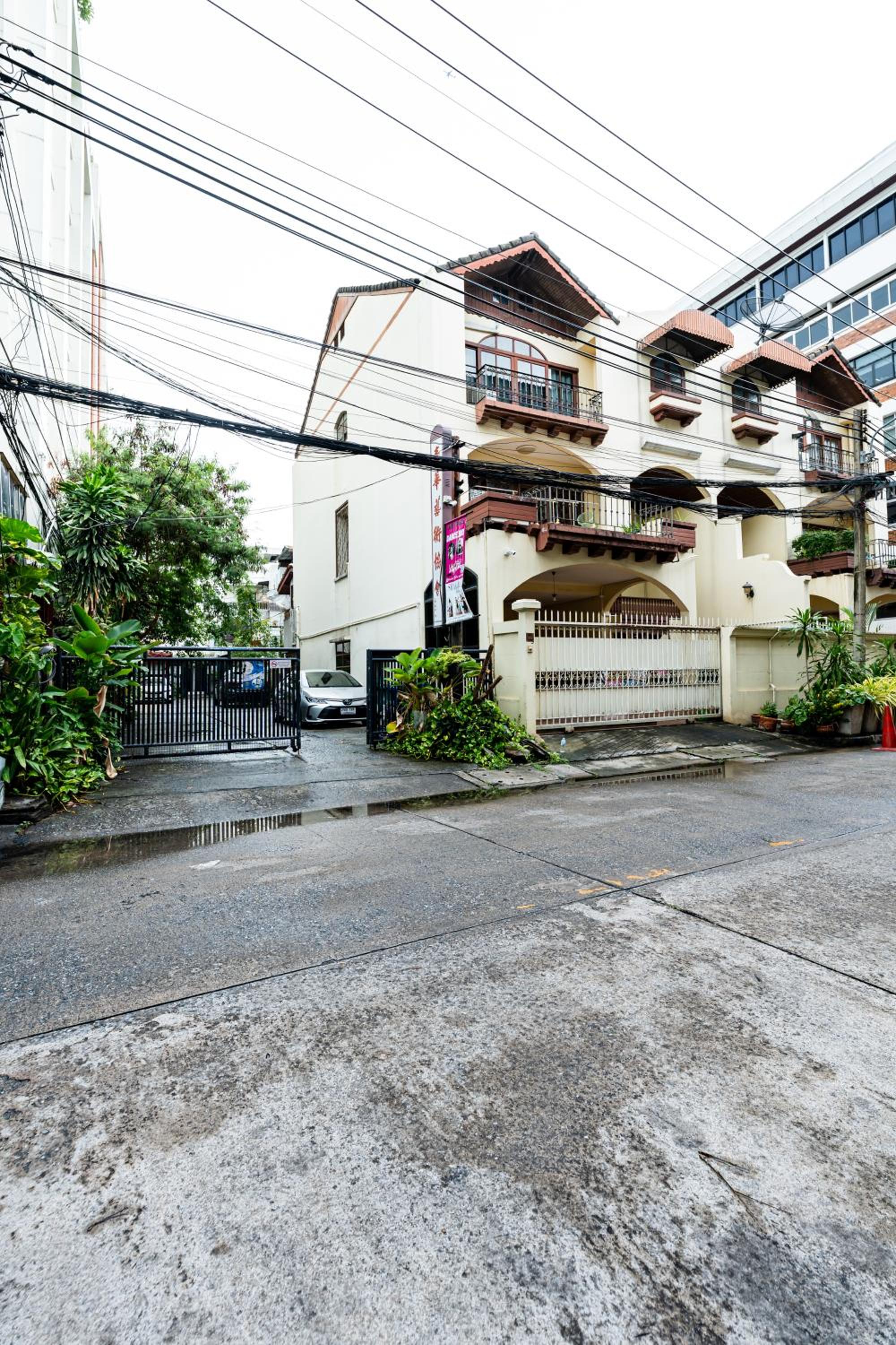 Mitr INN Sukhumvit 2 - BTS Nana มิตร อินน์ สุขุมวิทซอย 2 บีทีเอส นานา