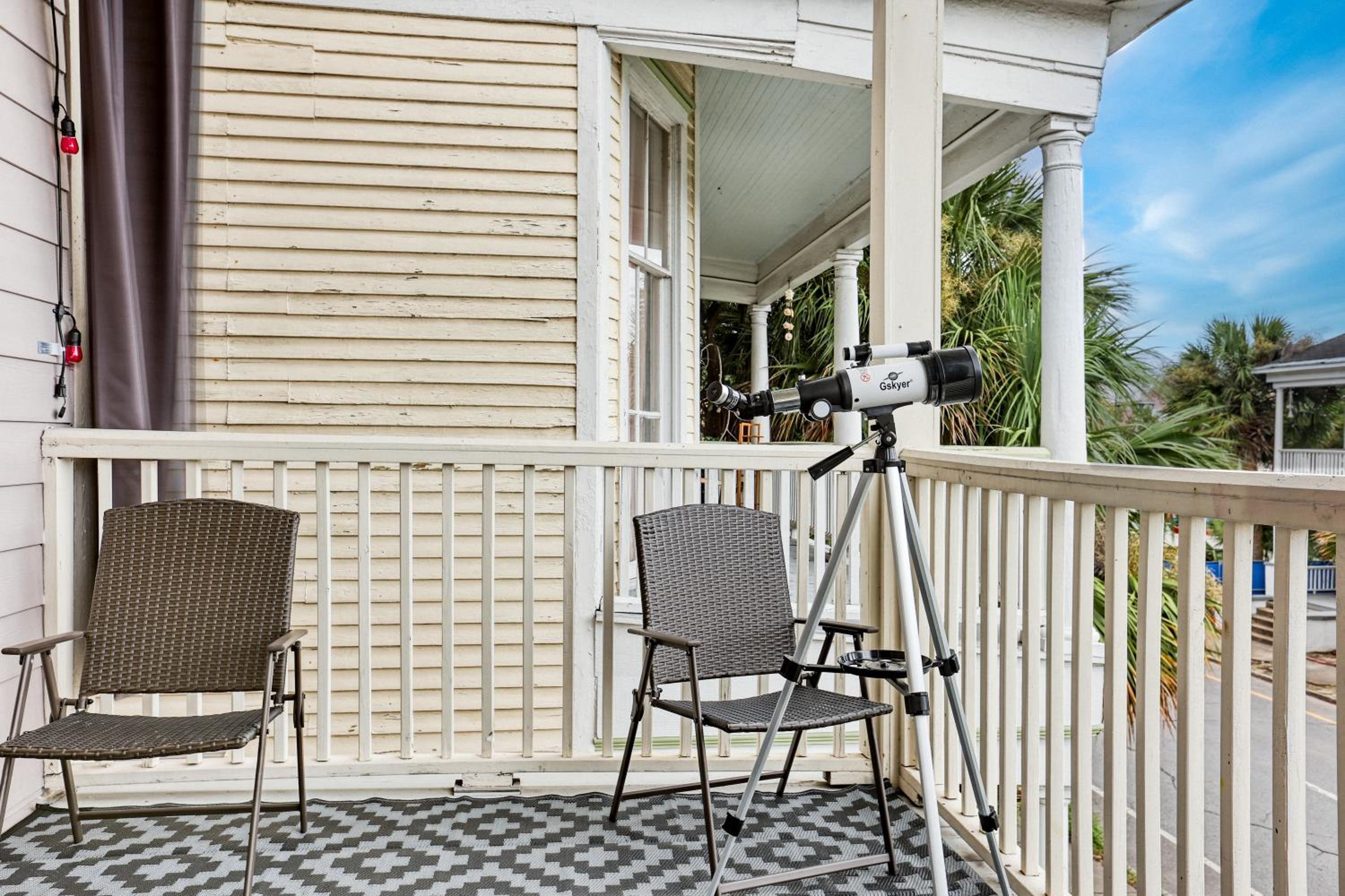 4 King Beds - Sleeps 14 - Projectors - Starland - Massage Chair - Games