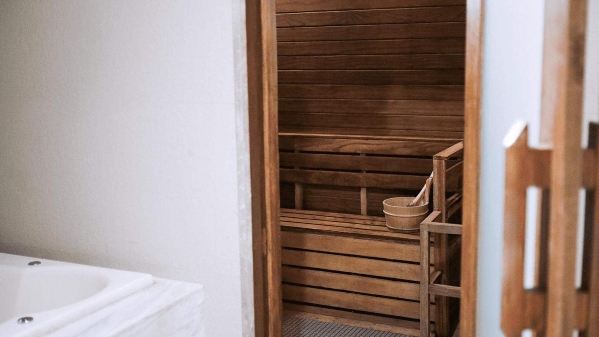 Private Rooms in Historic Manila Chinatown