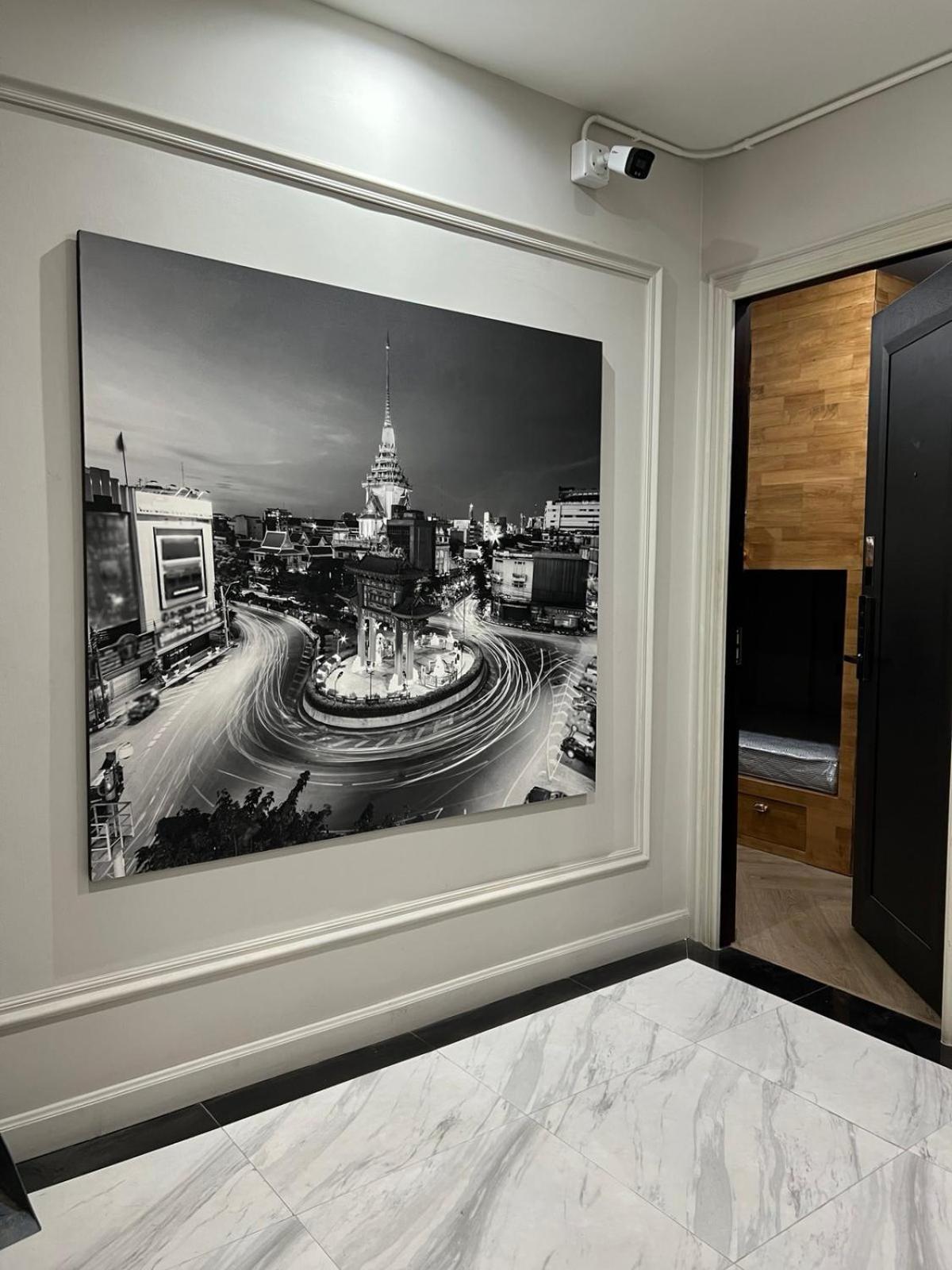 Poshtel 56