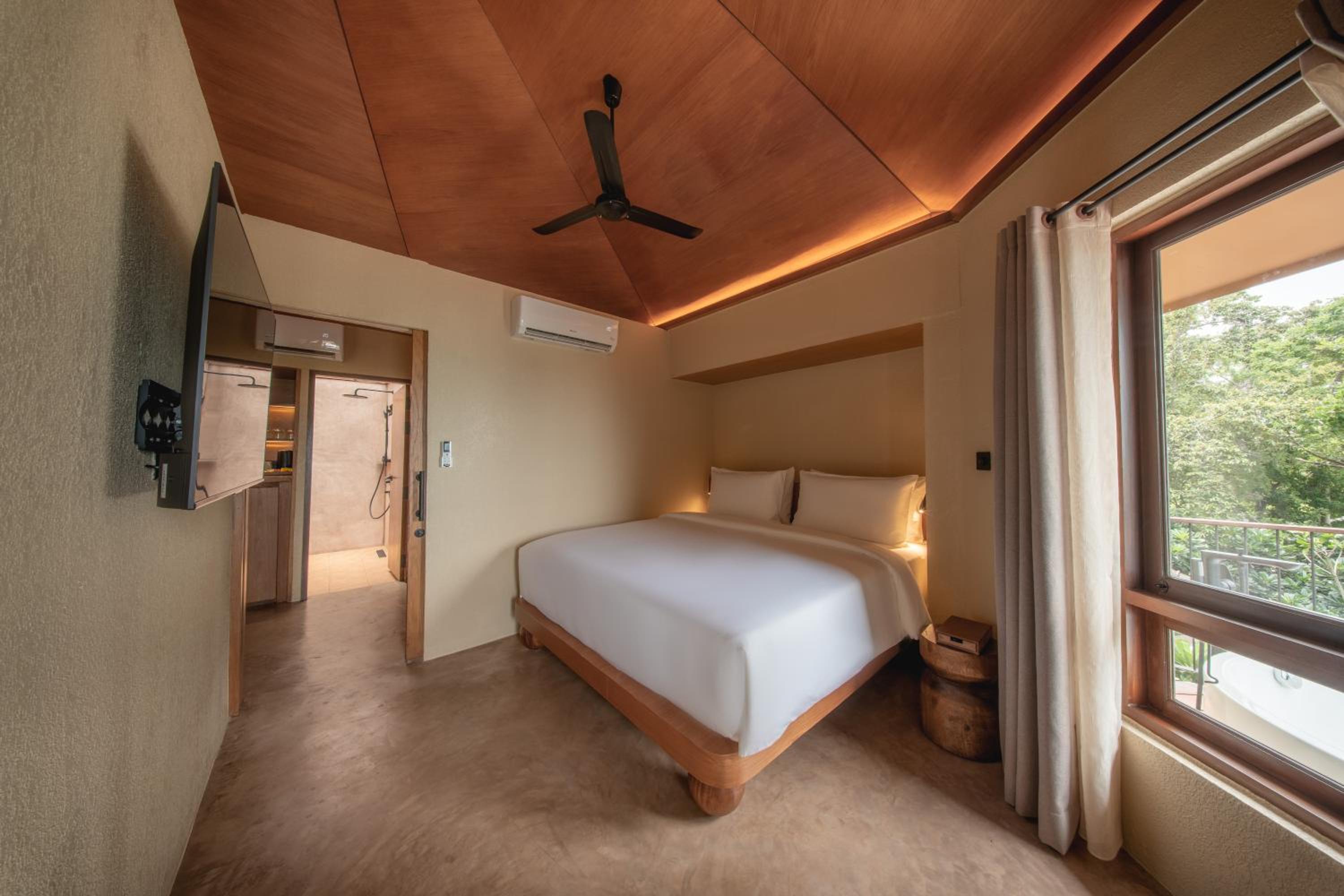 Kira Baya Koh Samed