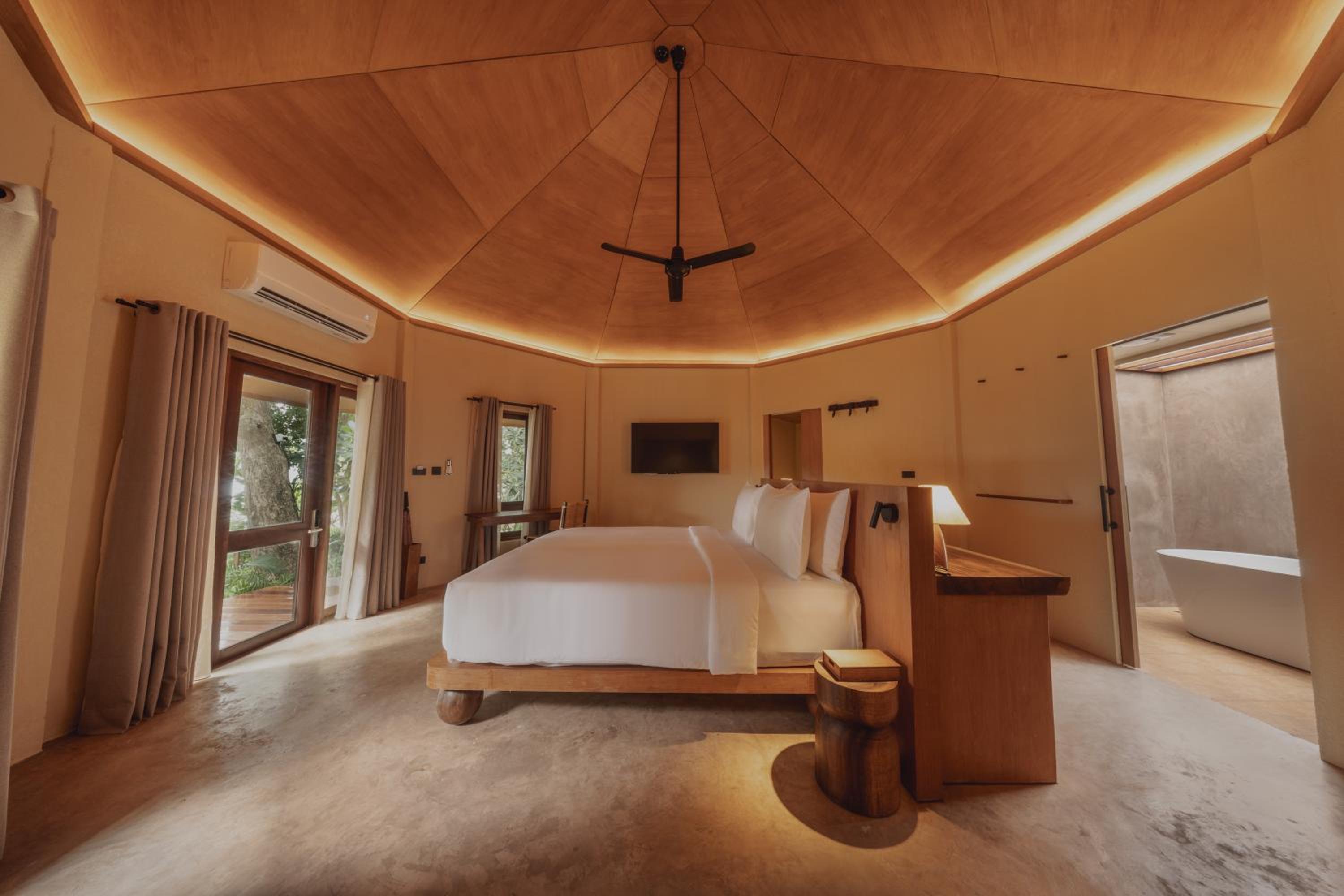 Kira Baya Koh Samed