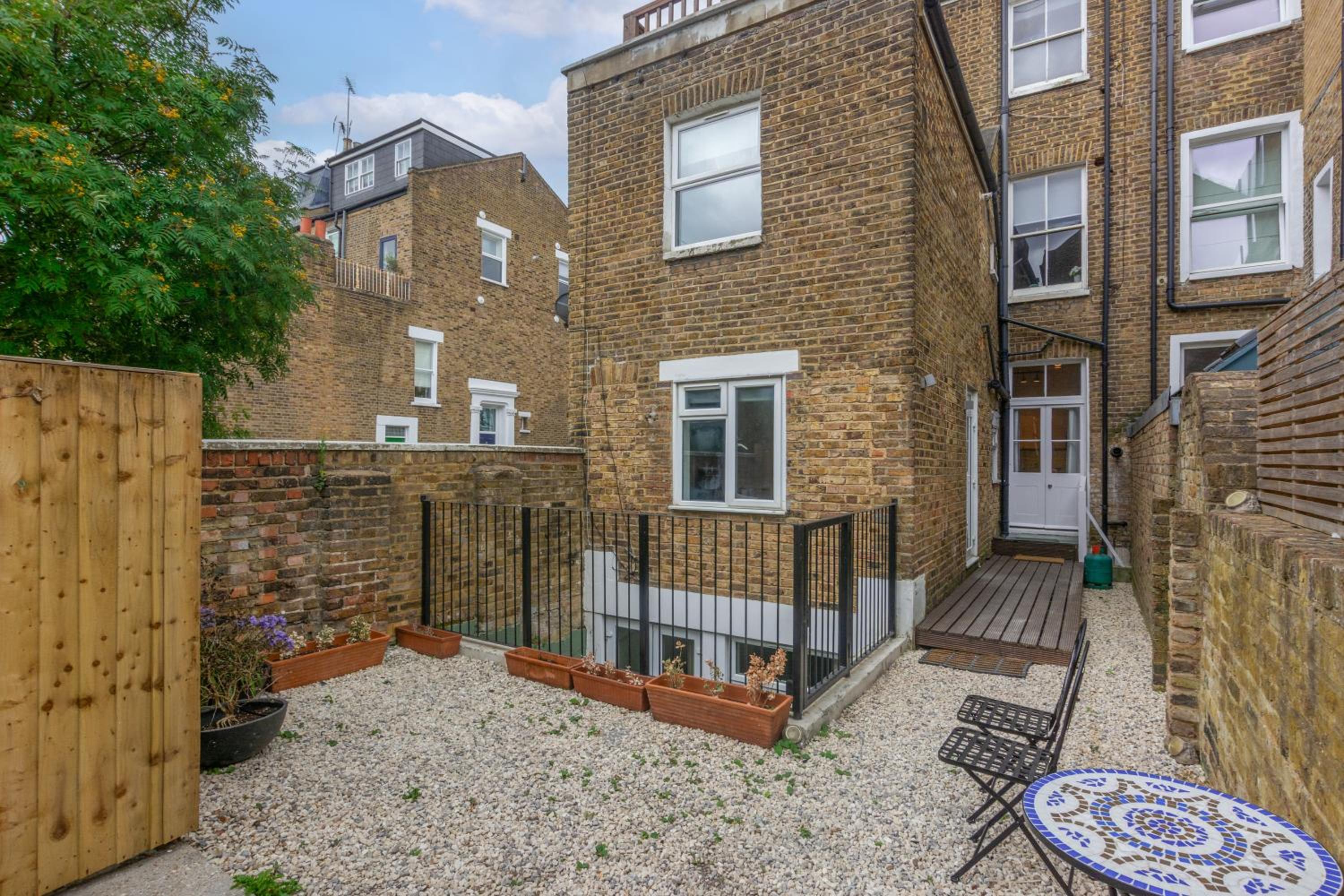Stylish Lena Apartments Hammersmith by MySquare