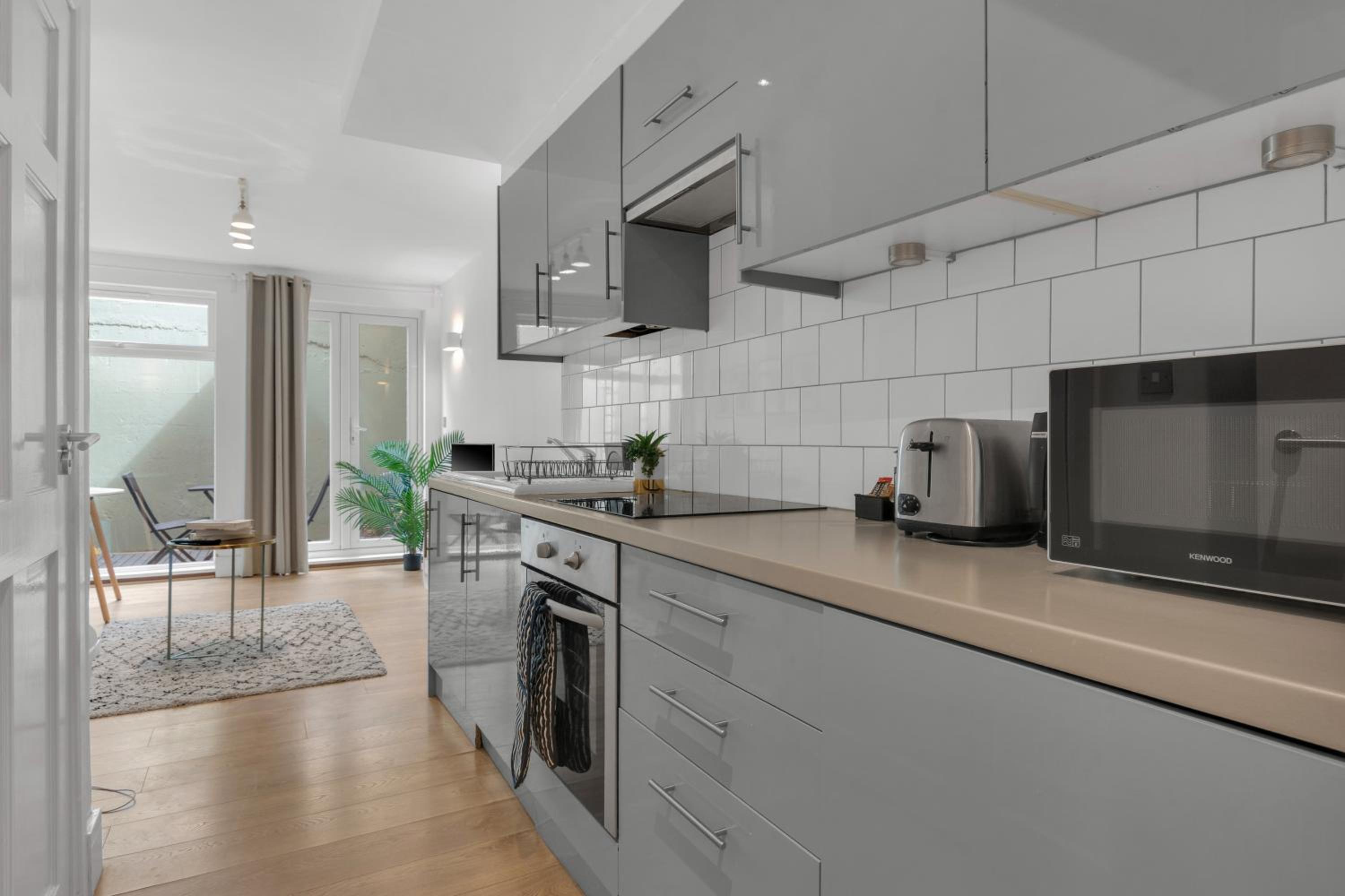 Stylish Lena Apartments Hammersmith by MySquare