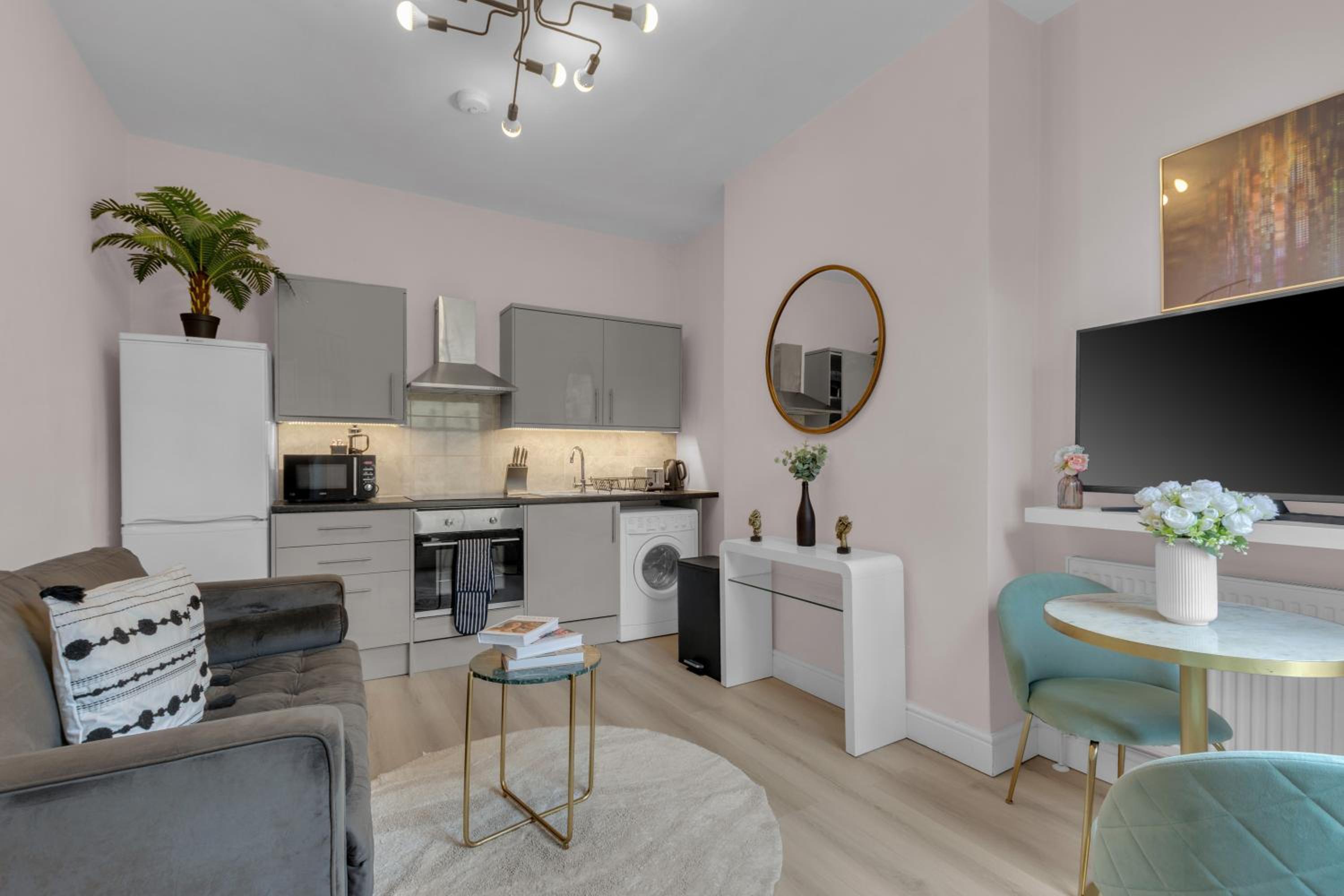Stylish Lena Apartments Hammersmith by MySquare