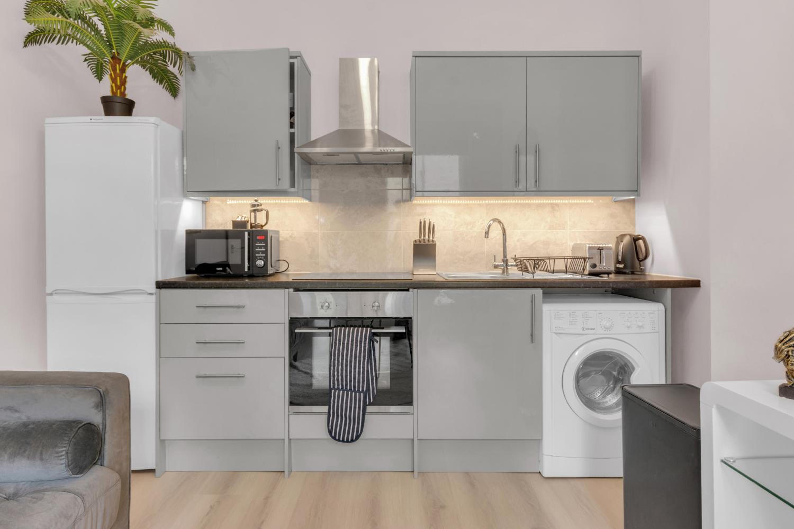 Stylish Lena Apartments Hammersmith by MySquare