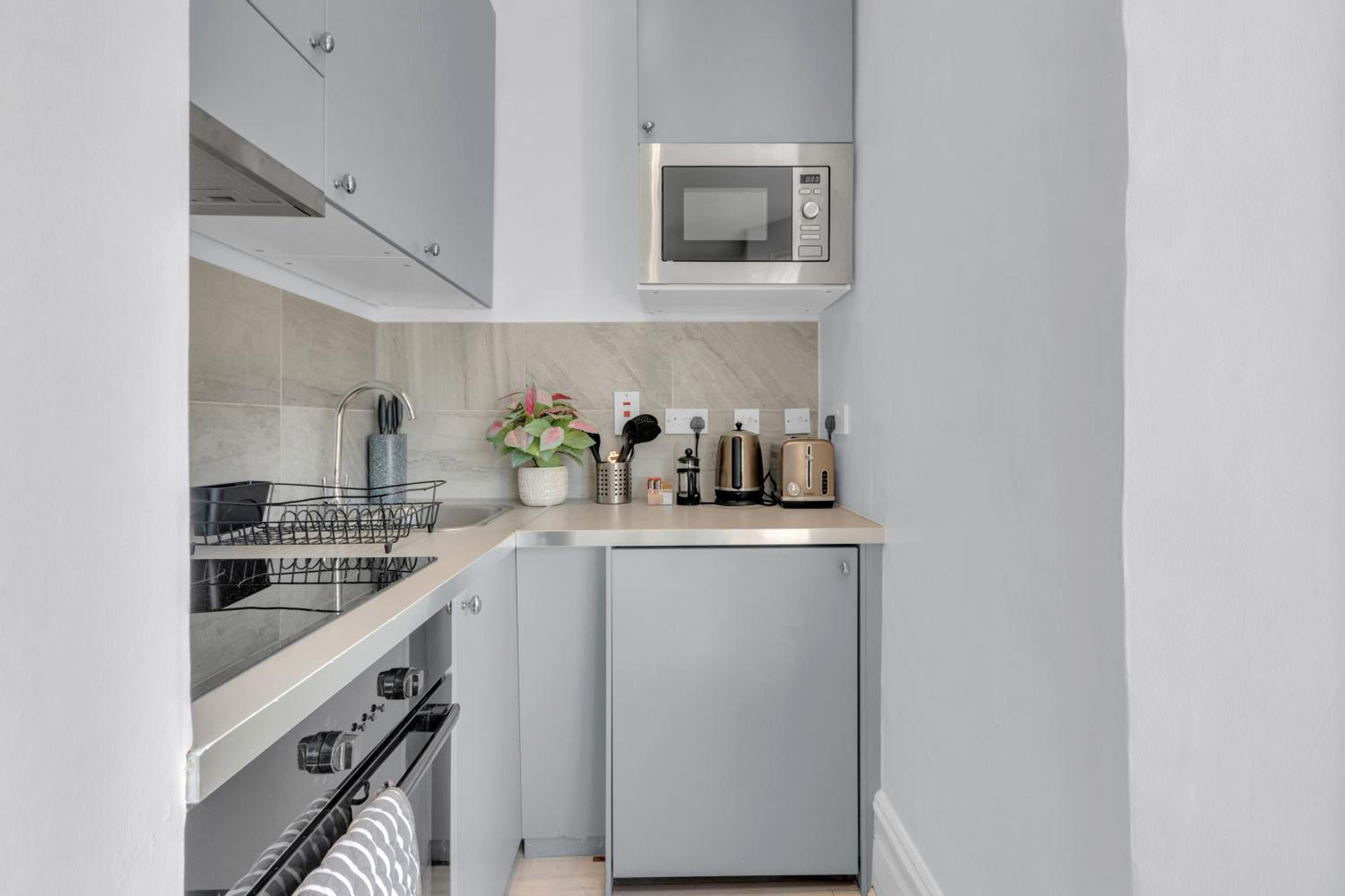 Stylish Lena Apartments Hammersmith by MySquare