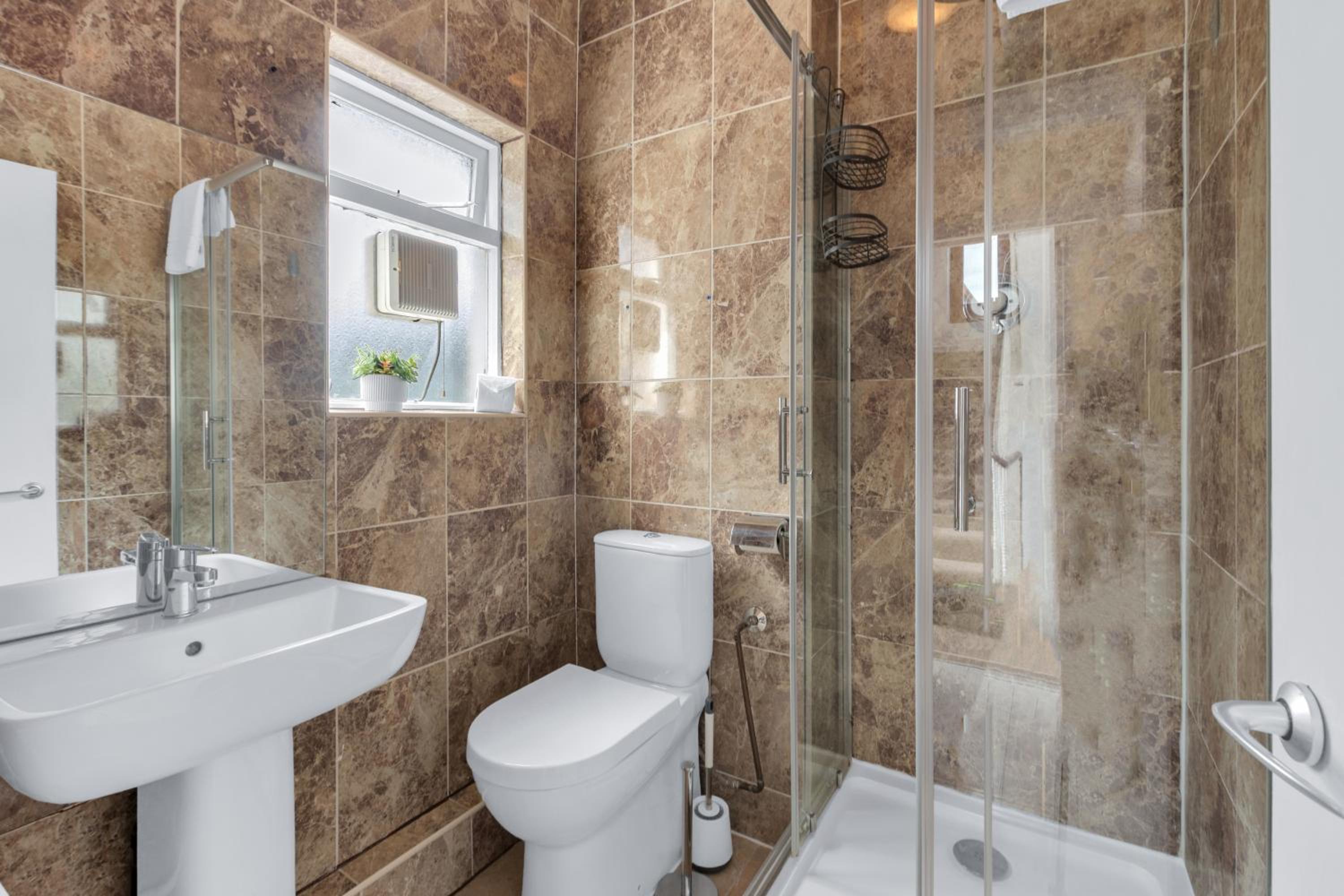 Stylish Lena Apartments Hammersmith by MySquare