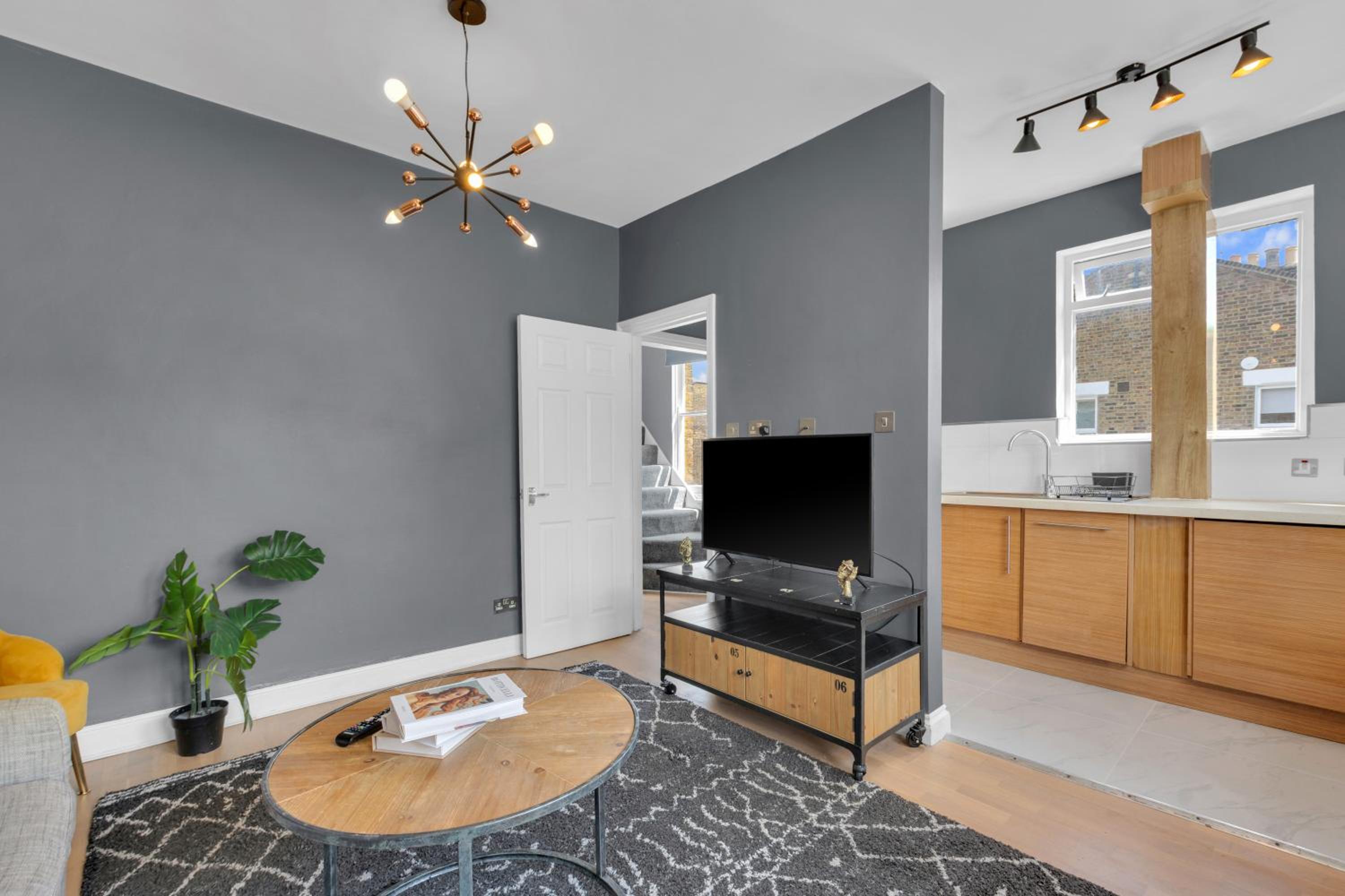 Stylish Lena Apartments Hammersmith by MySquare