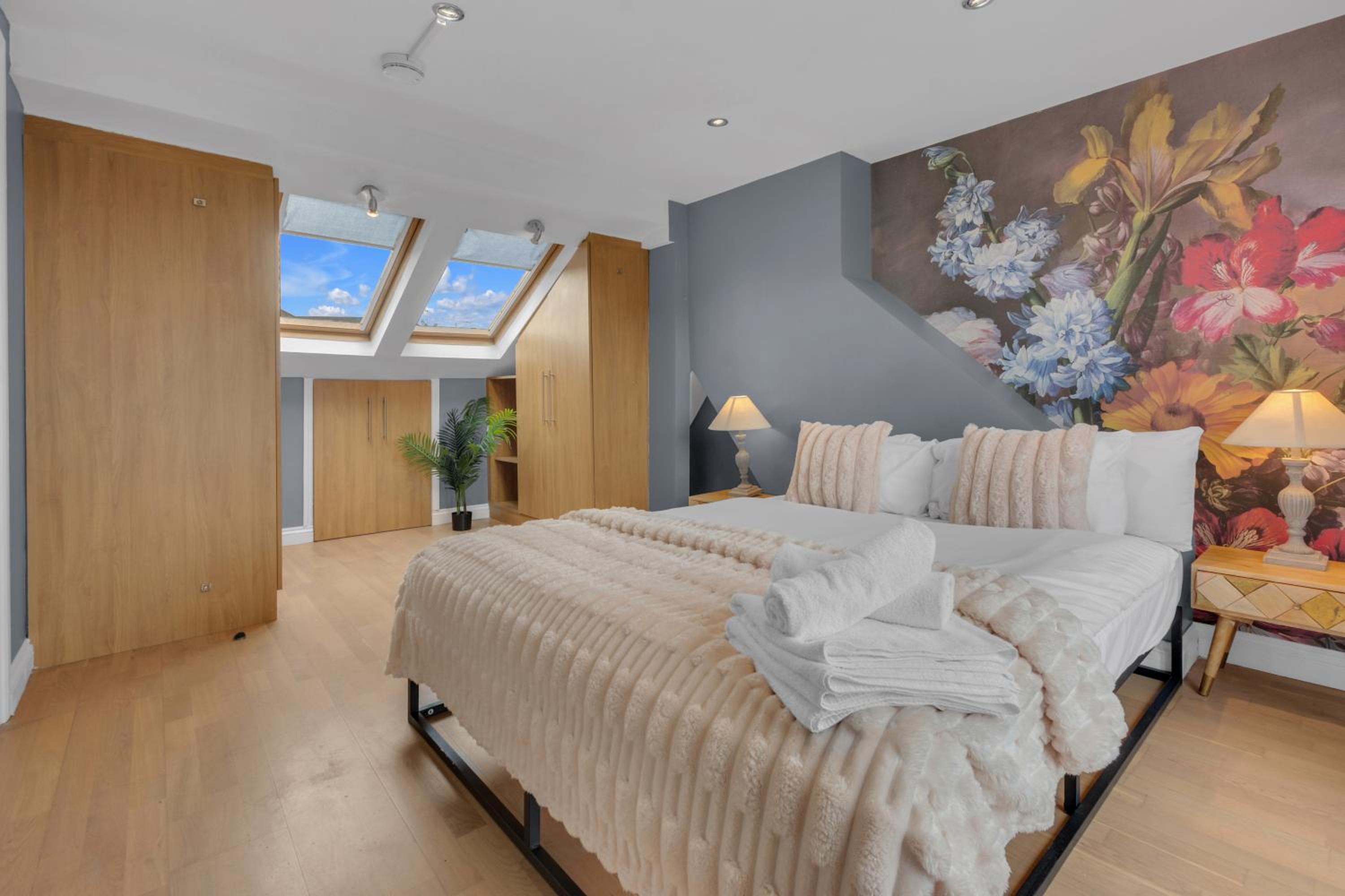 Stylish Lena Apartments Hammersmith by MySquare