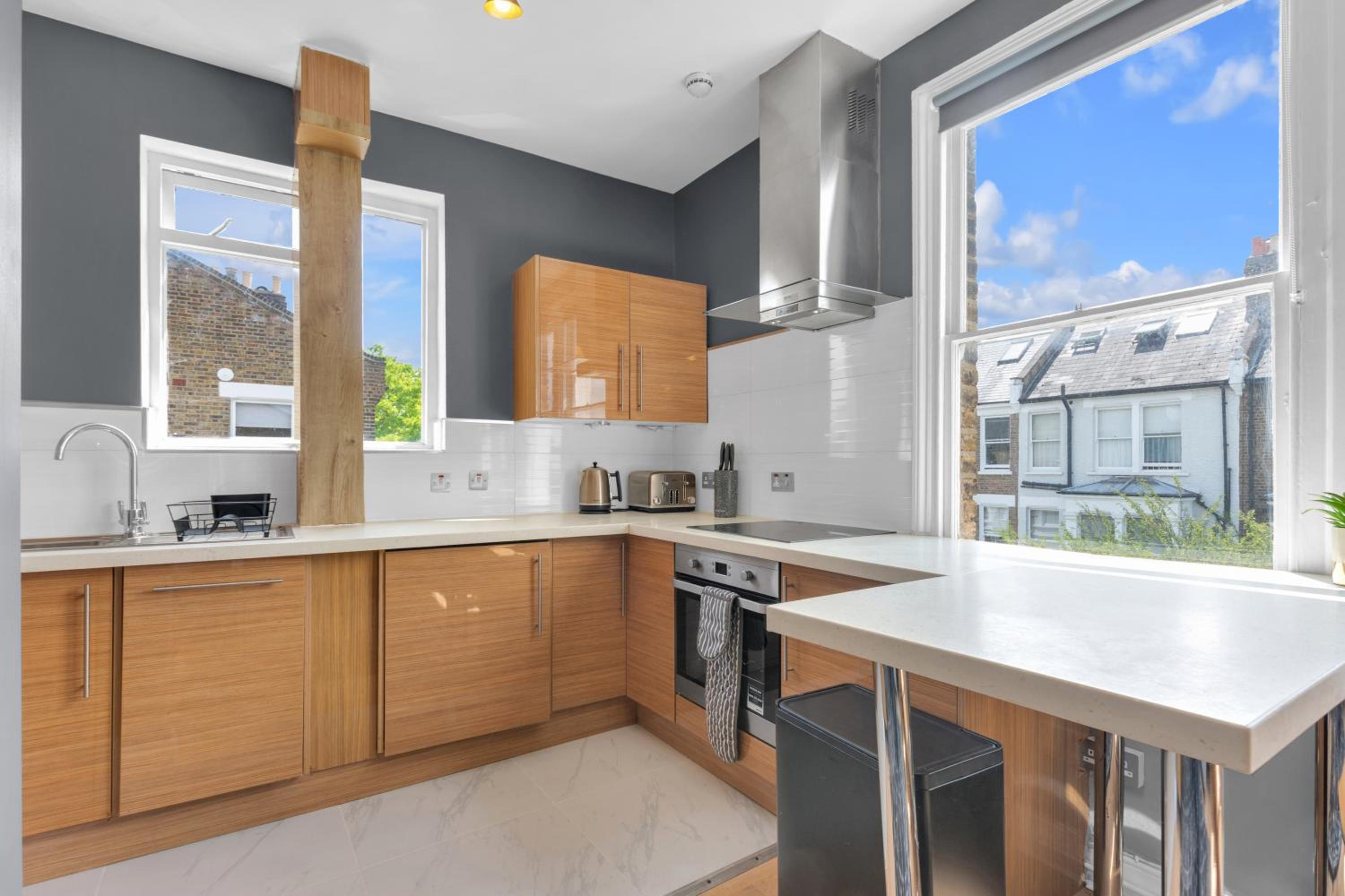 Stylish Lena Apartments Hammersmith by MySquare