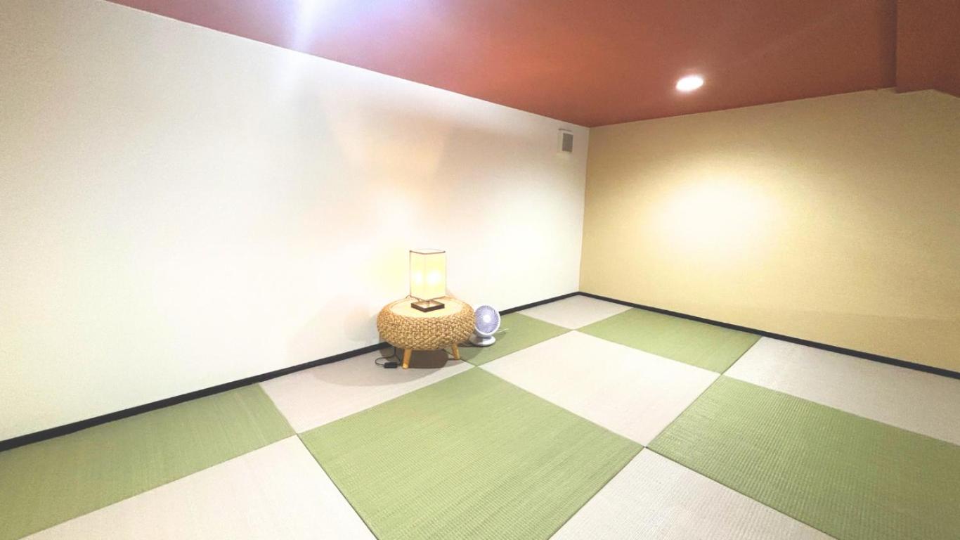 E-NA gesthouse 駅から徒歩3分の便利な立地 USJと難波へ好アクセス 最大5名様までご宿泊可能 Convenient location 3 min walk to station Easy access to USJ and Namba Accommodates up to 5 guests