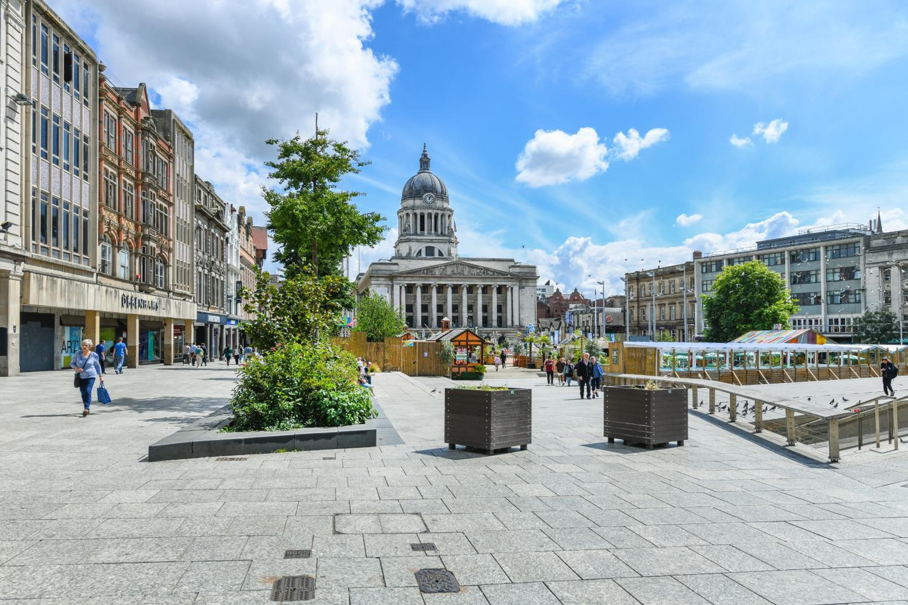 Central 1-Bed with Free Wi-Fi Near Market Square