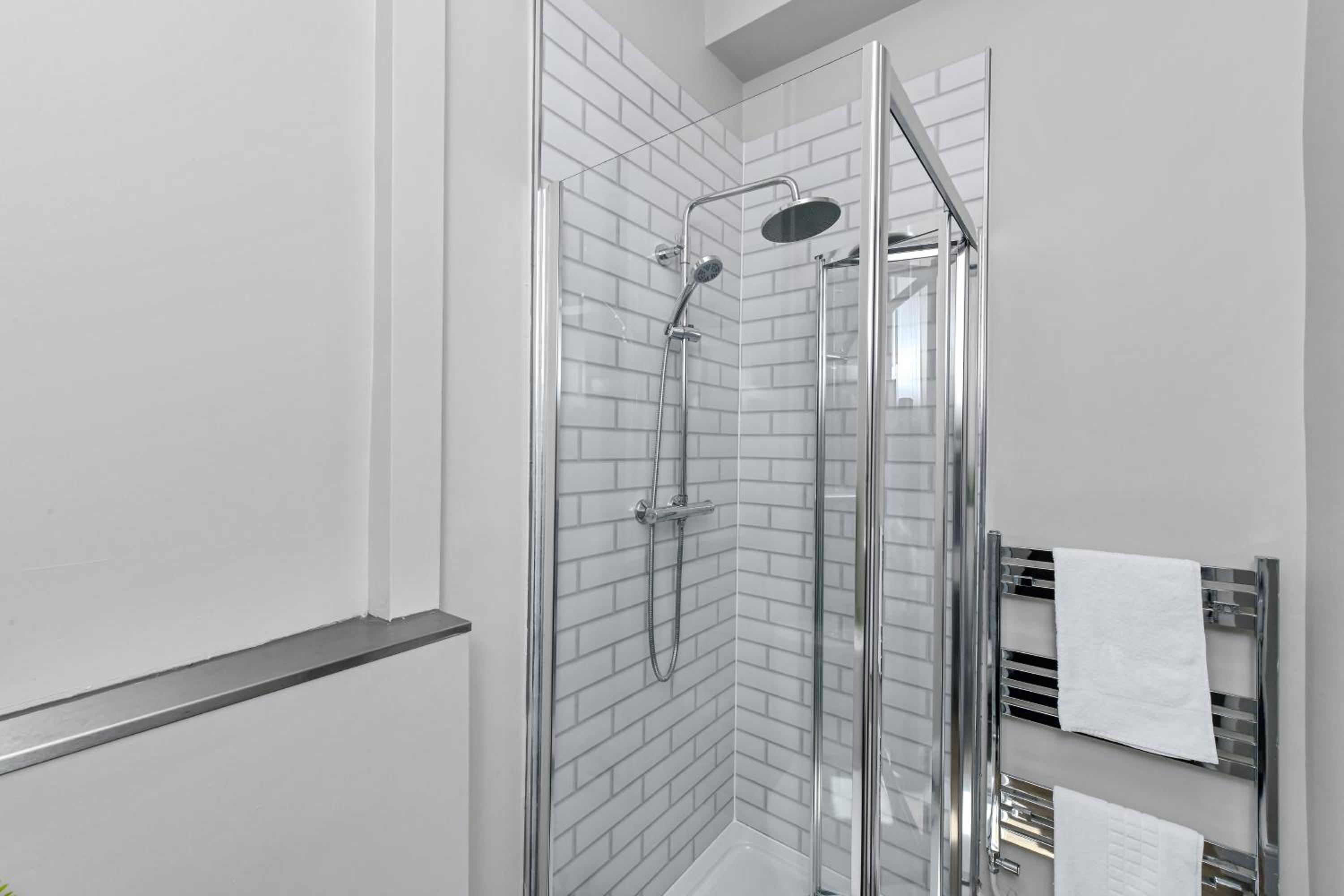 Central 1-Bed with Free Wi-Fi Near Market Square