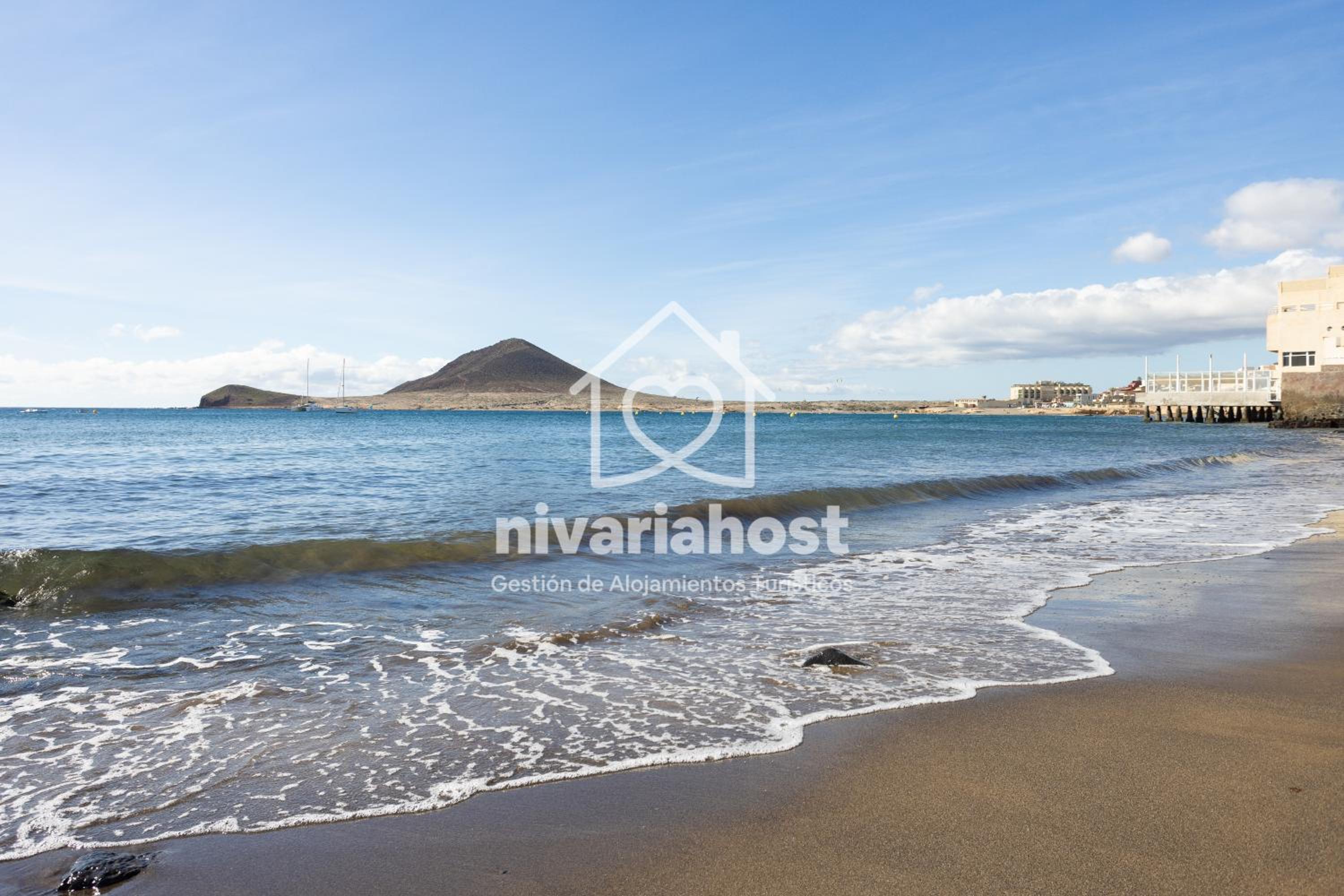The Pearl El Medano, by Nivariahost