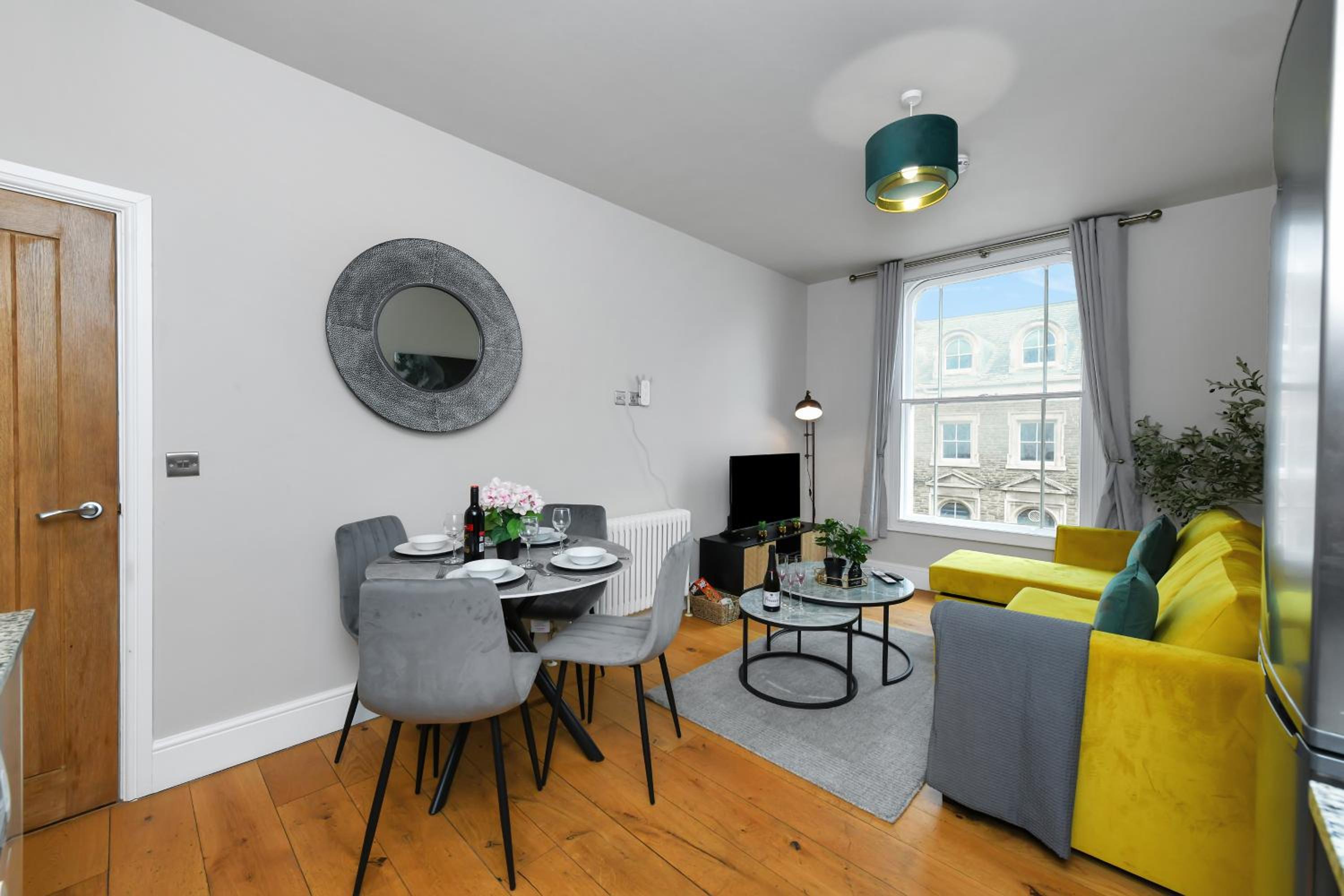 1-Bed City Flat Close to Market Square & Transport