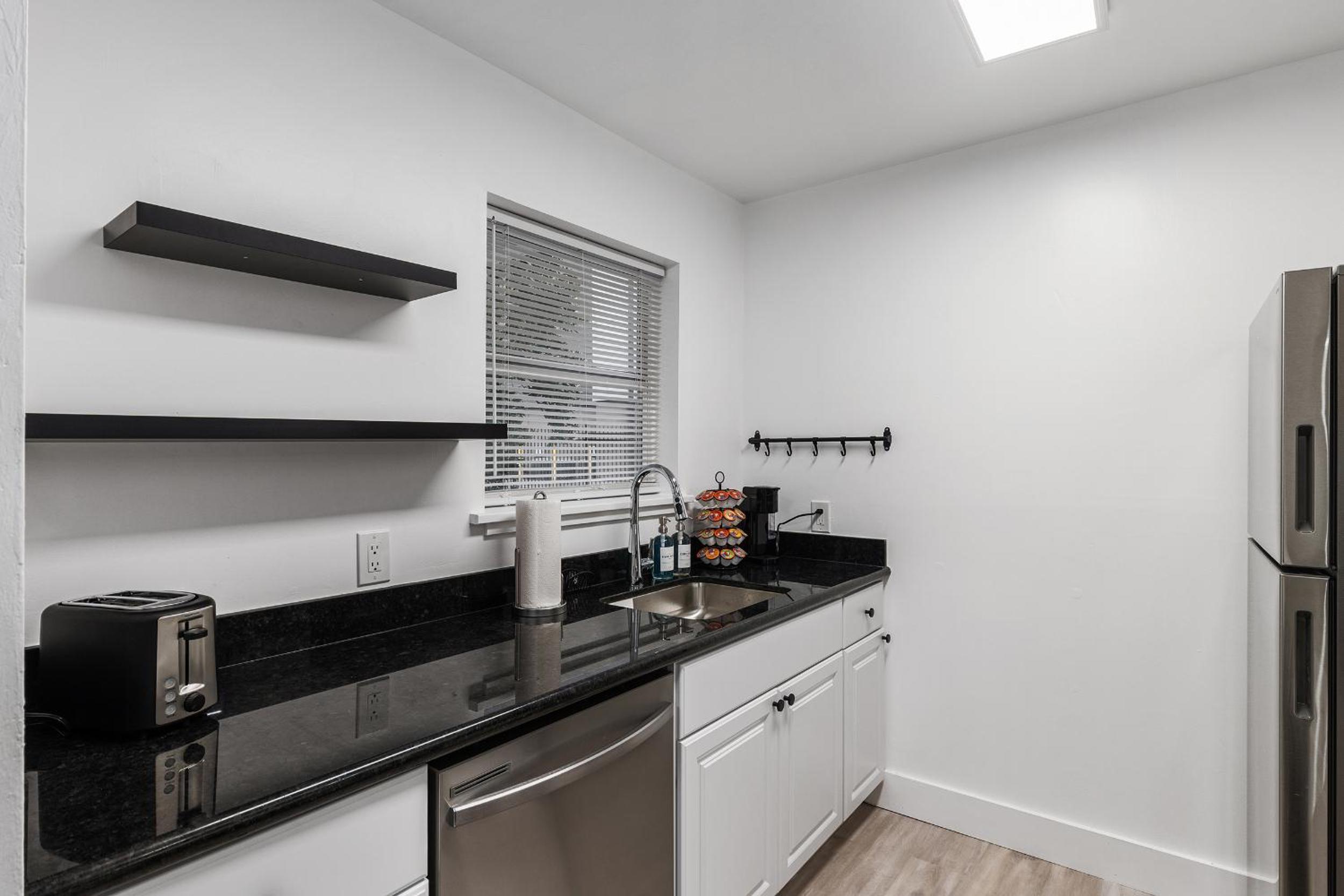 UF Apartment on Archer Road Near Shands & VA !