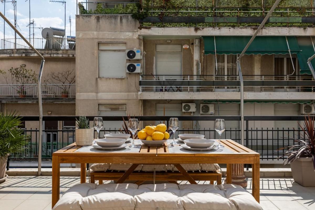 Eleni's Terrace in Ampelokipi