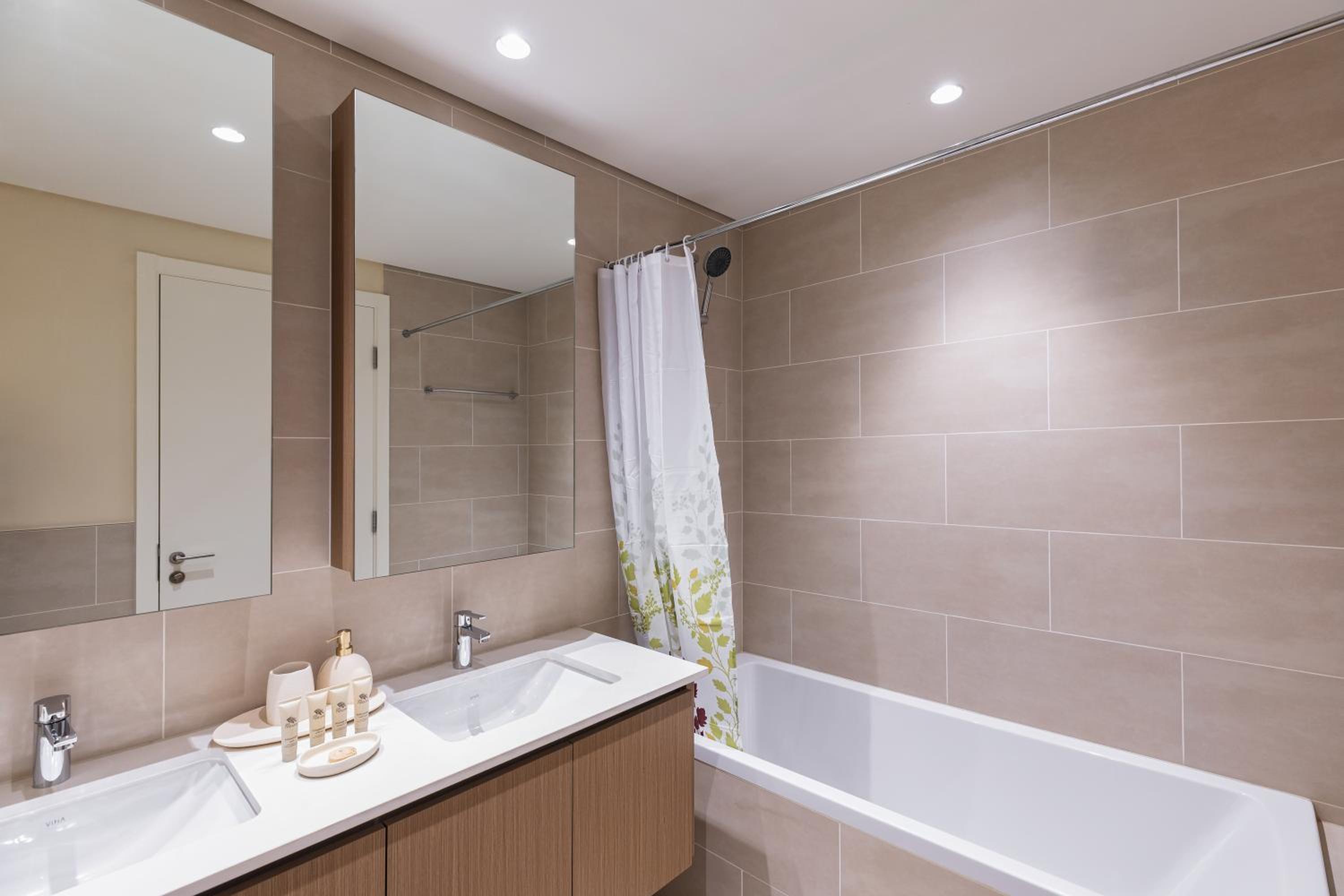 Maison Privee - Creekside Elegance with Canal Vws at Creek Beach