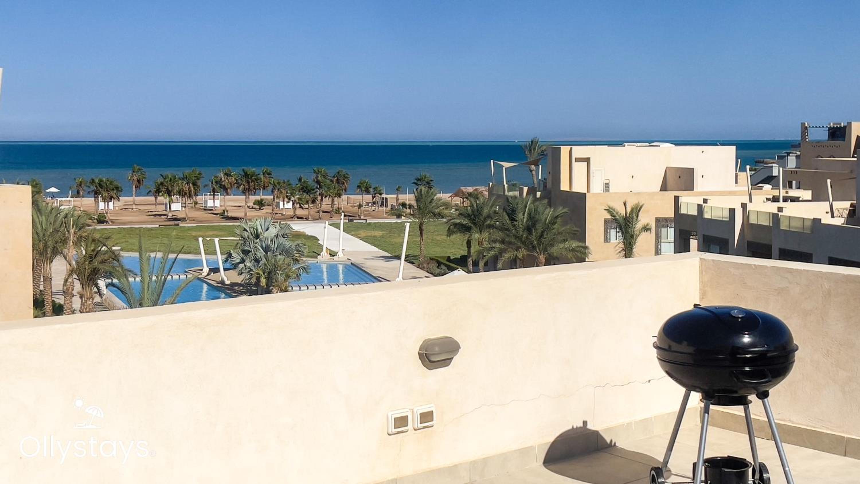 Ollystays Mangrovy Seaview Penthouse 3BR Beach & Pool access