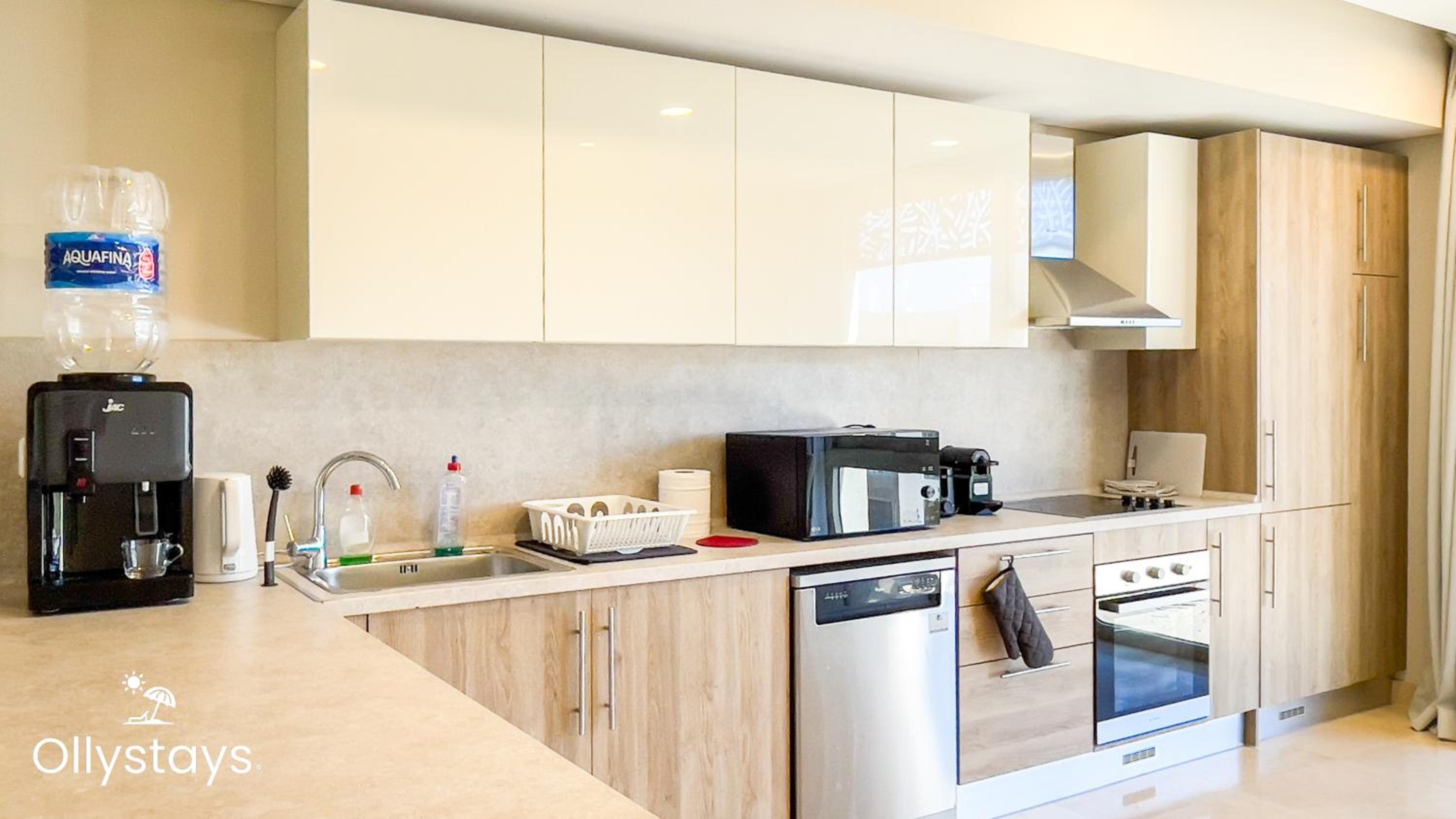 Ollystays Mangrovy Seaview Penthouse 3BR Beach & Pool access
