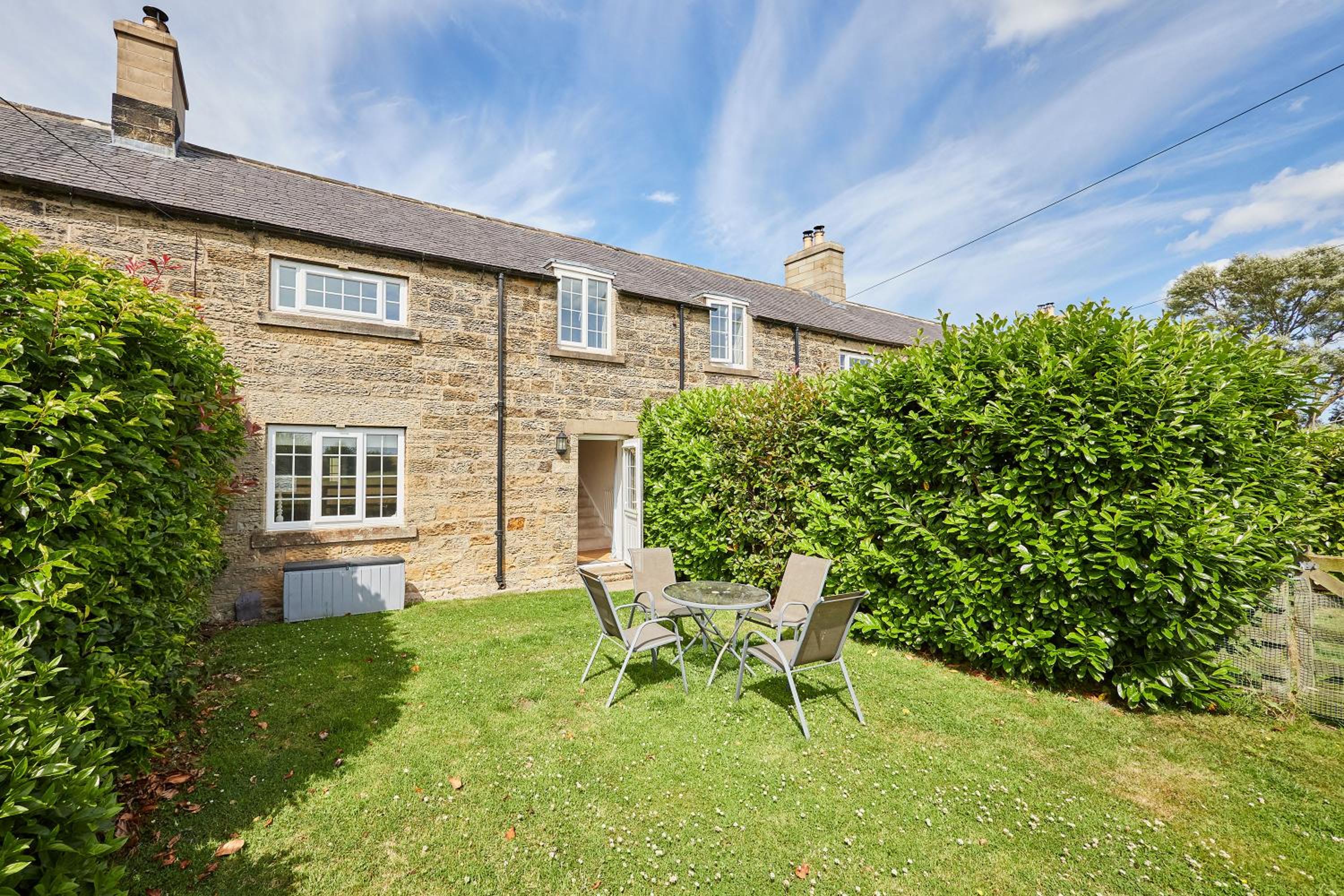 Host & Stay - Dove Cottage