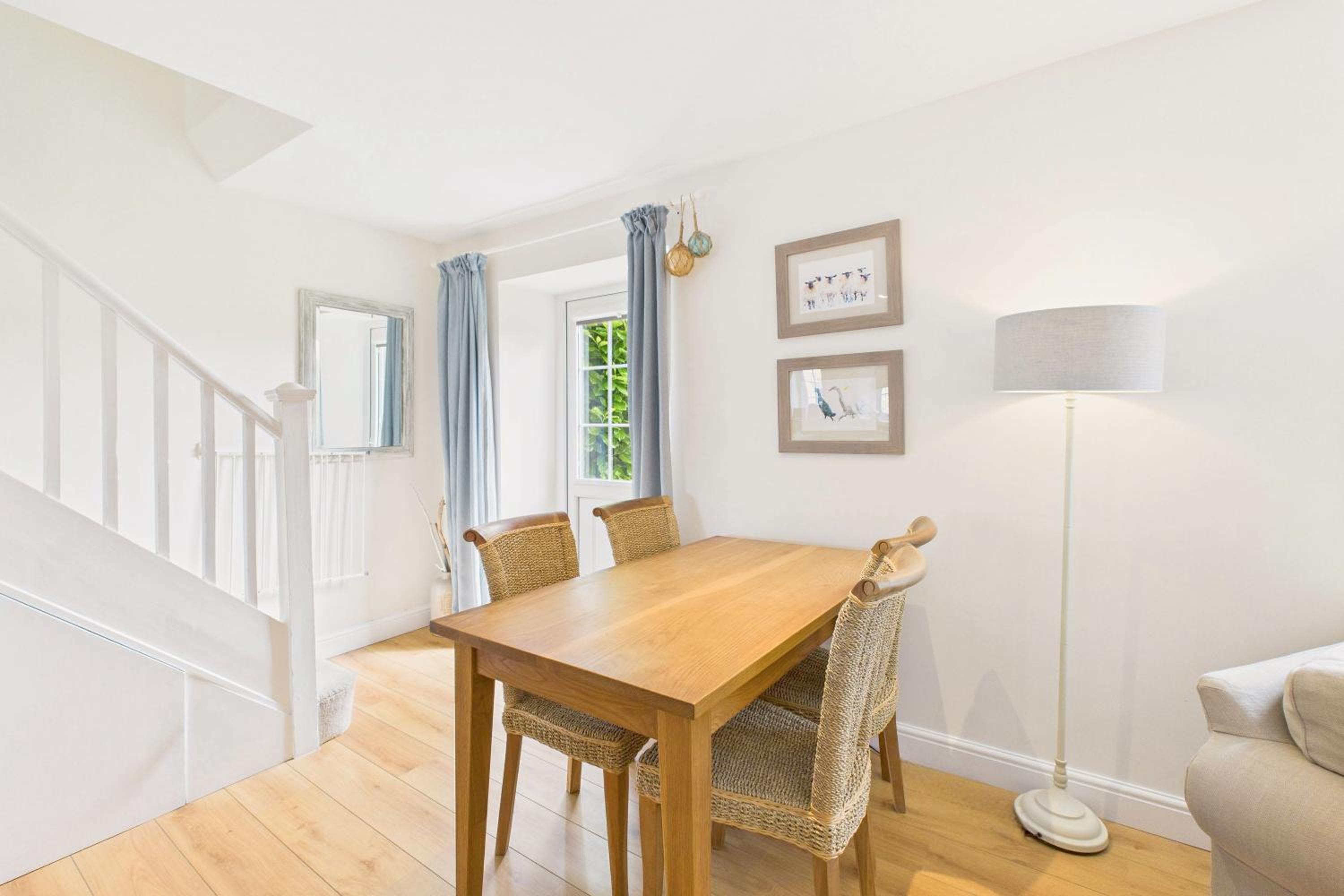 Host & Stay - Dove Cottage